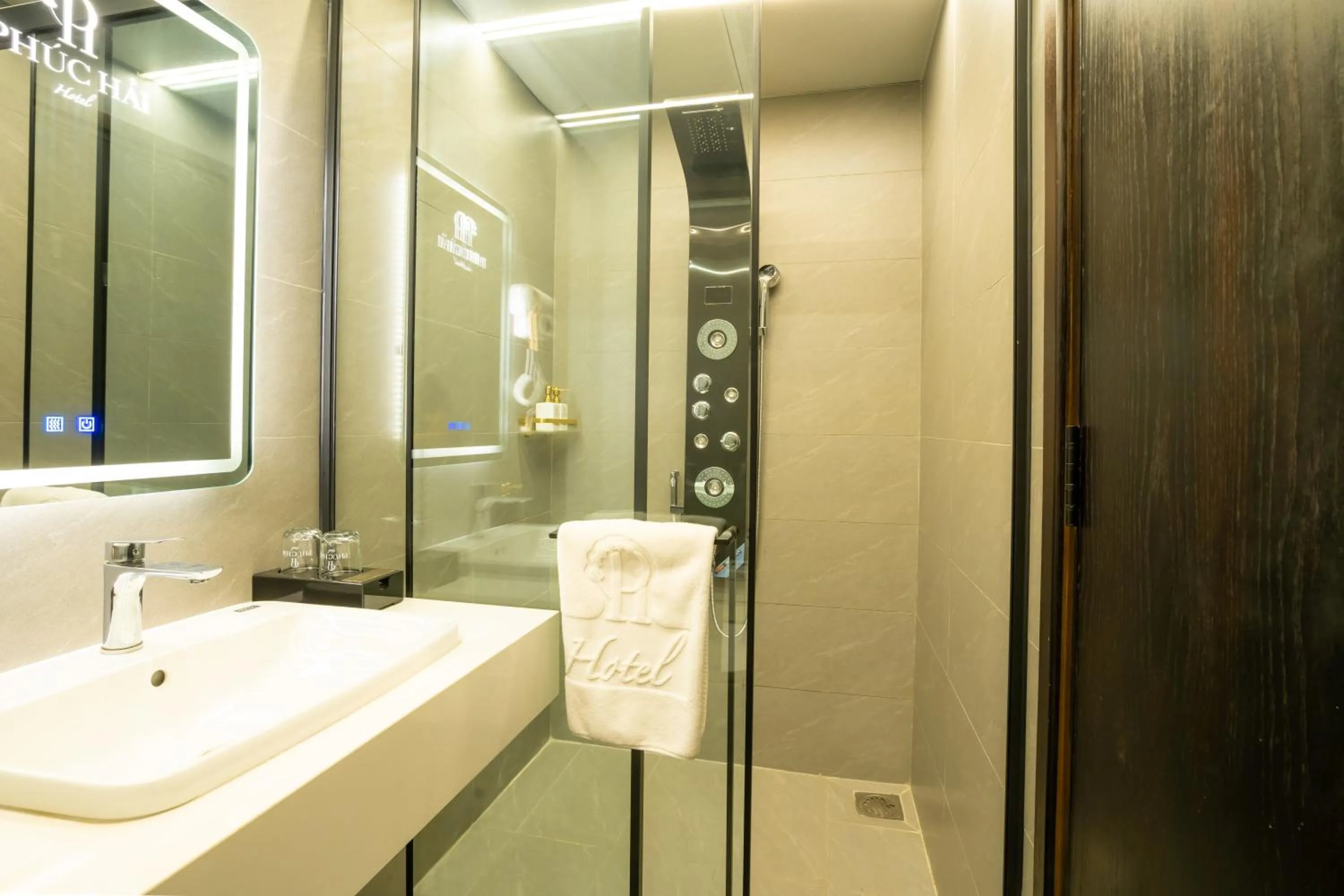 Bathroom in Phuc Hai Hotel Da Lat