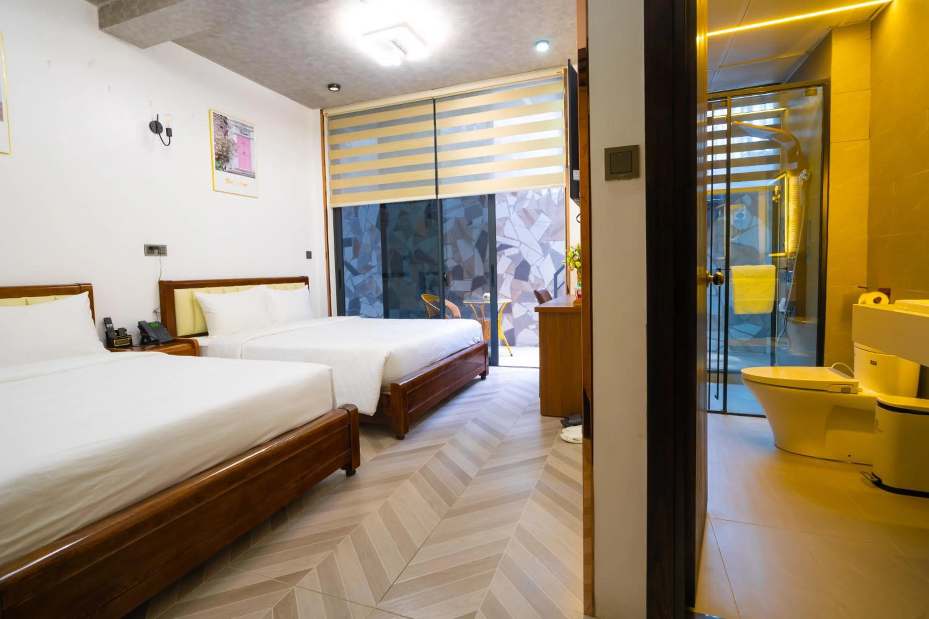 Bathroom, Bed in Phuc Hai Hotel Da Lat