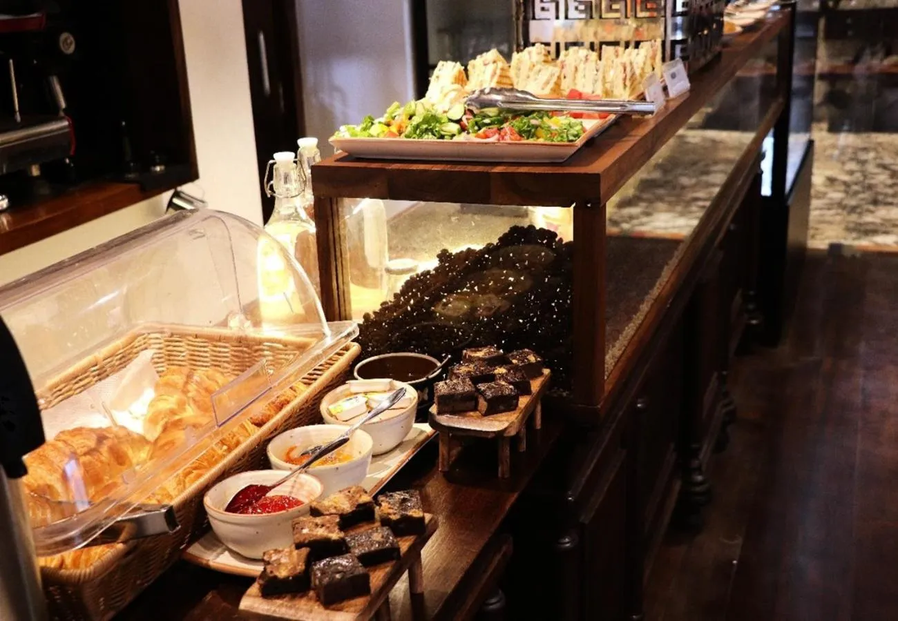 Food and drinks in La Papillon Maison