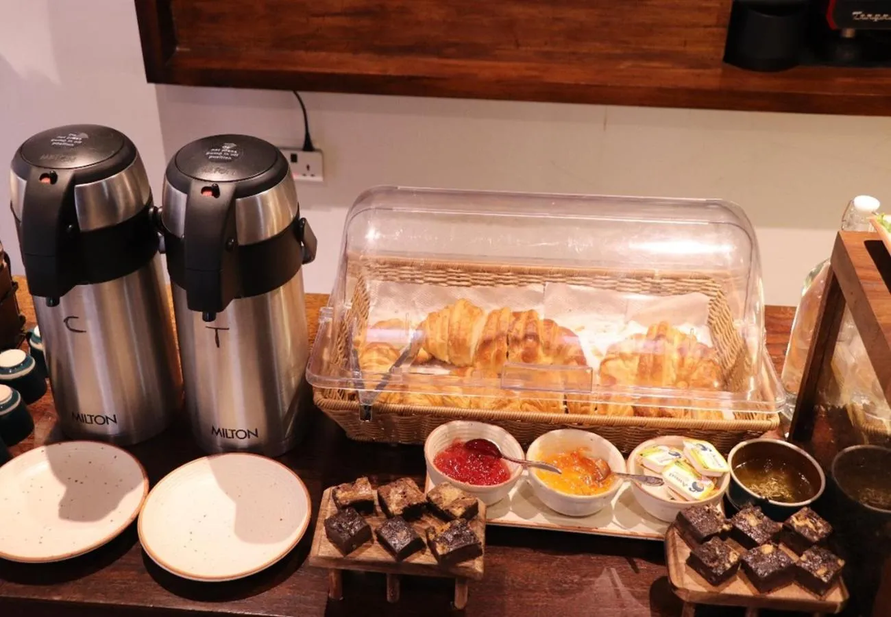 Food and drinks in La Papillon Maison