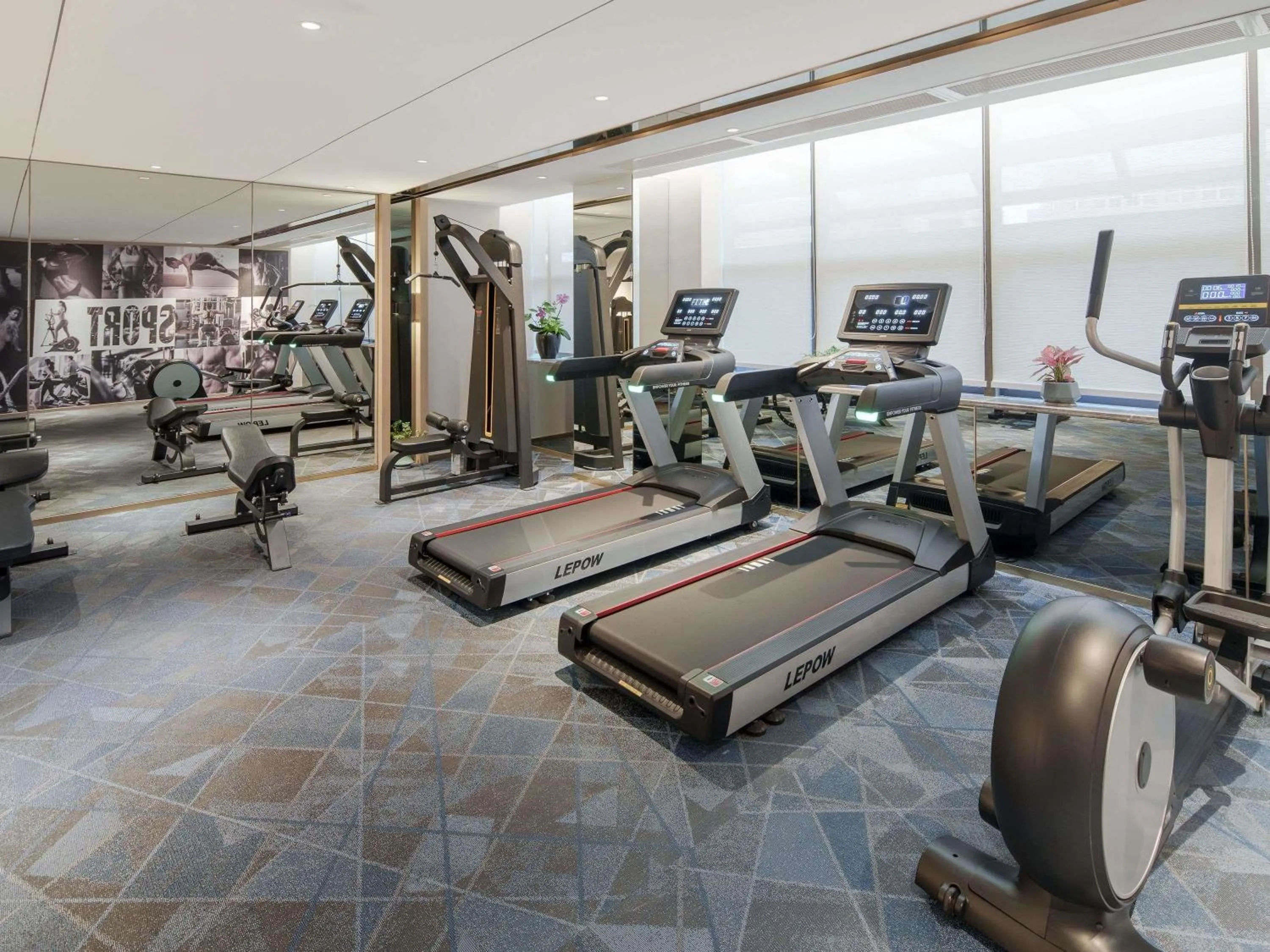 Fitness centre/facilities in Novotel Shenzhen Bantian