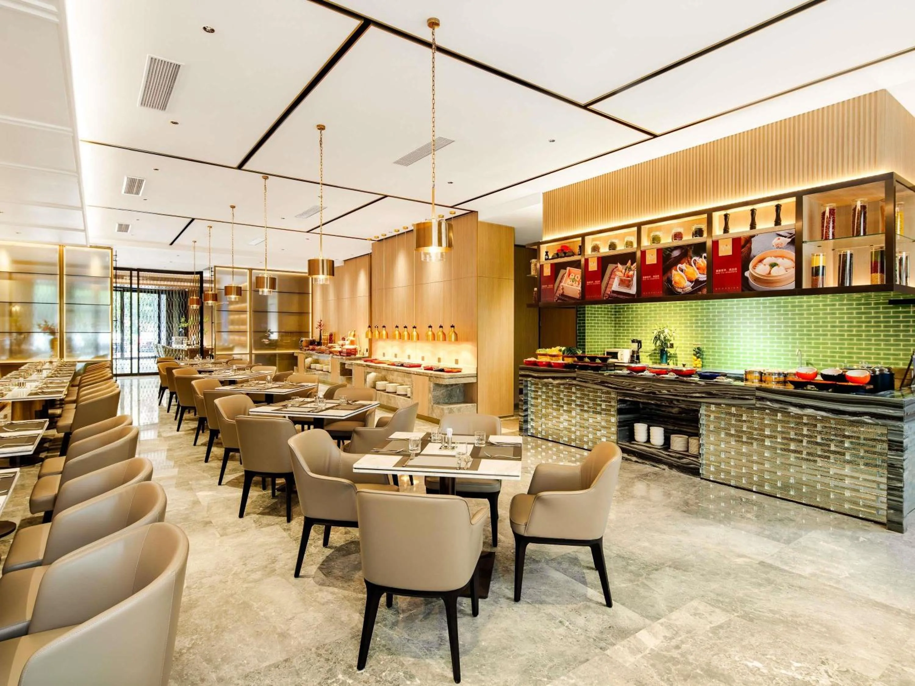 Restaurant/places to eat in Novotel Shenzhen Bantian