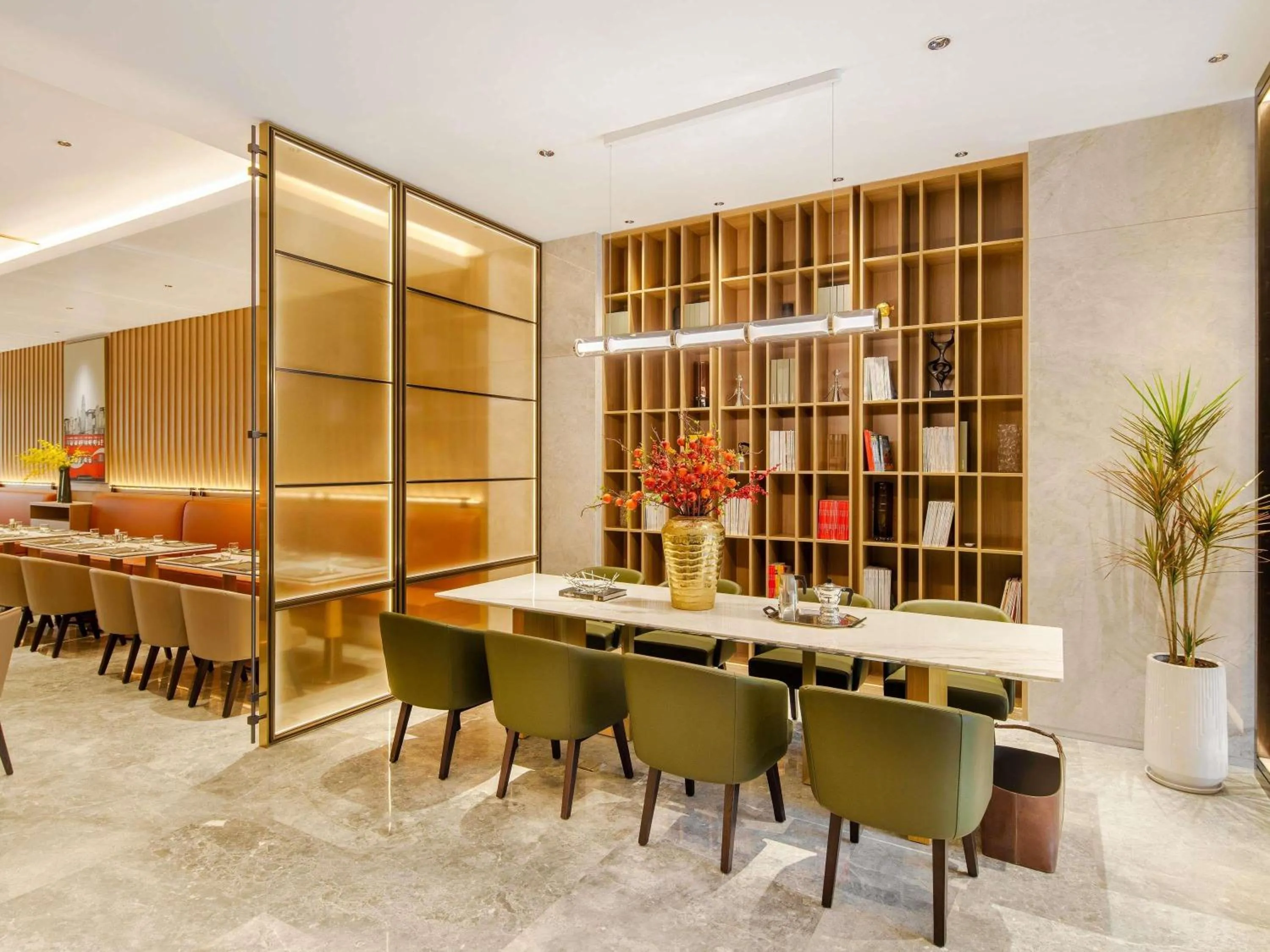 Restaurant/places to eat in Novotel Shenzhen Bantian