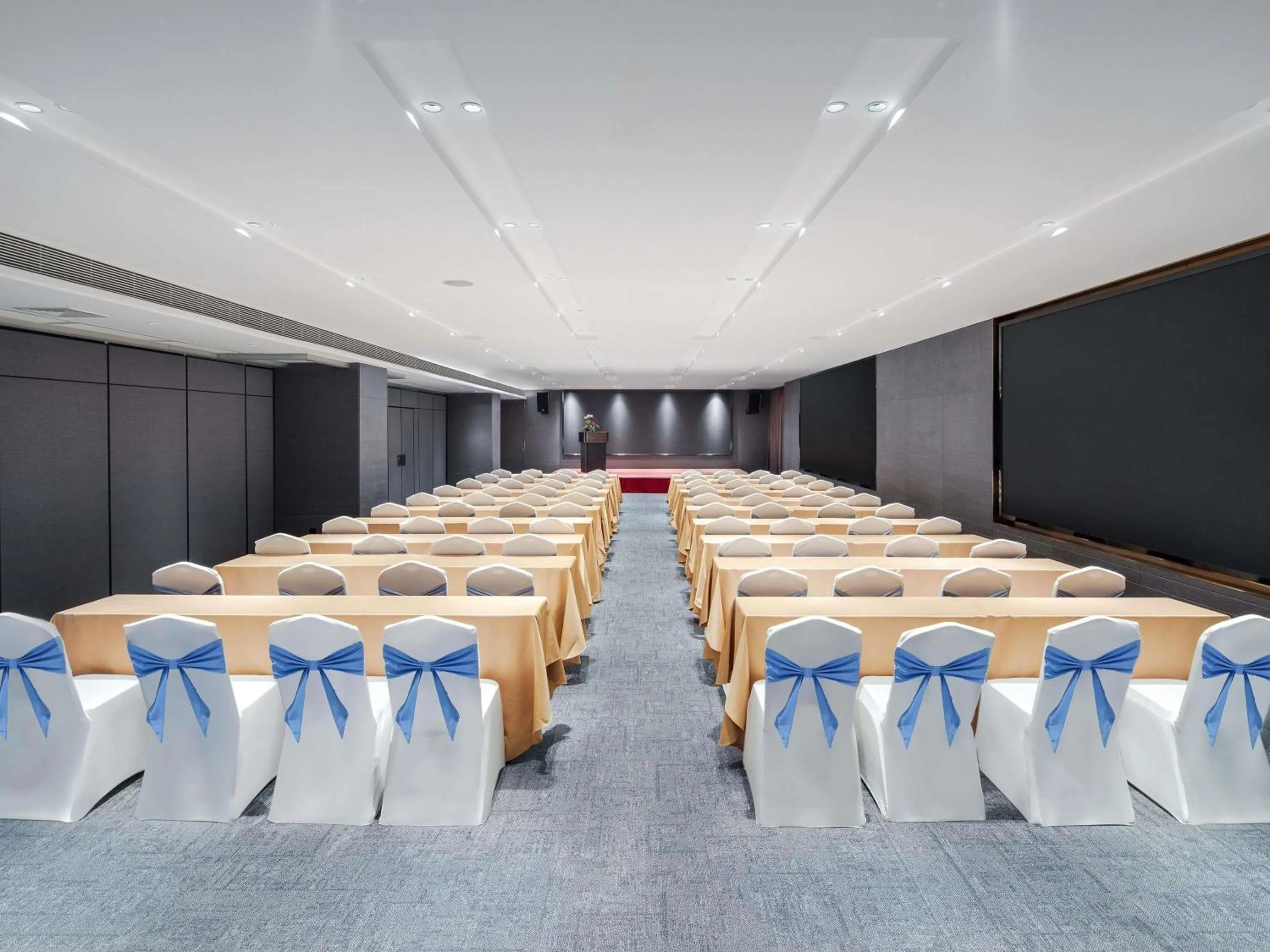 Meeting/conference room in Novotel Shenzhen Bantian