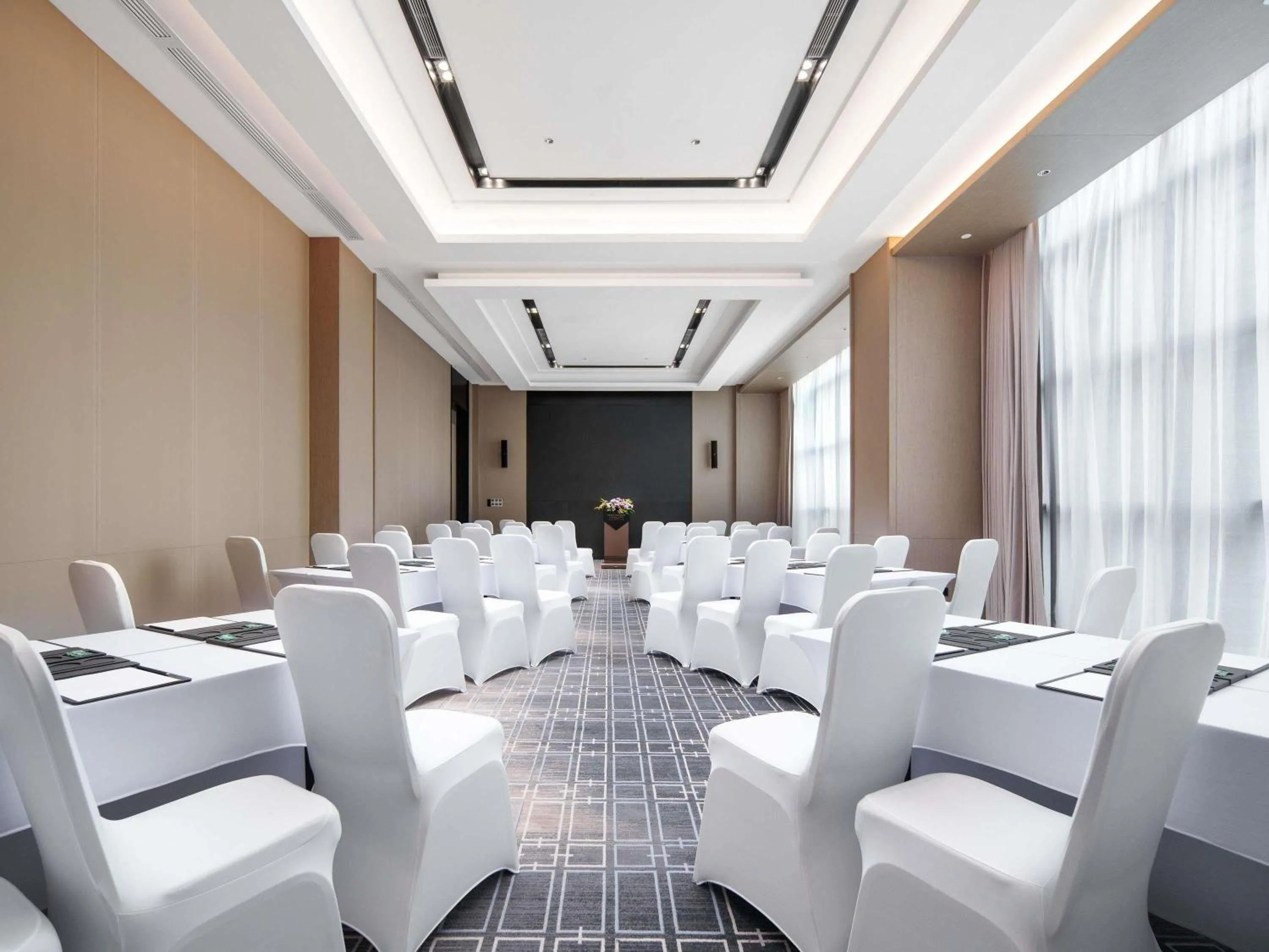 Meeting/conference room in Grand Mercure Wuhan Hanyang