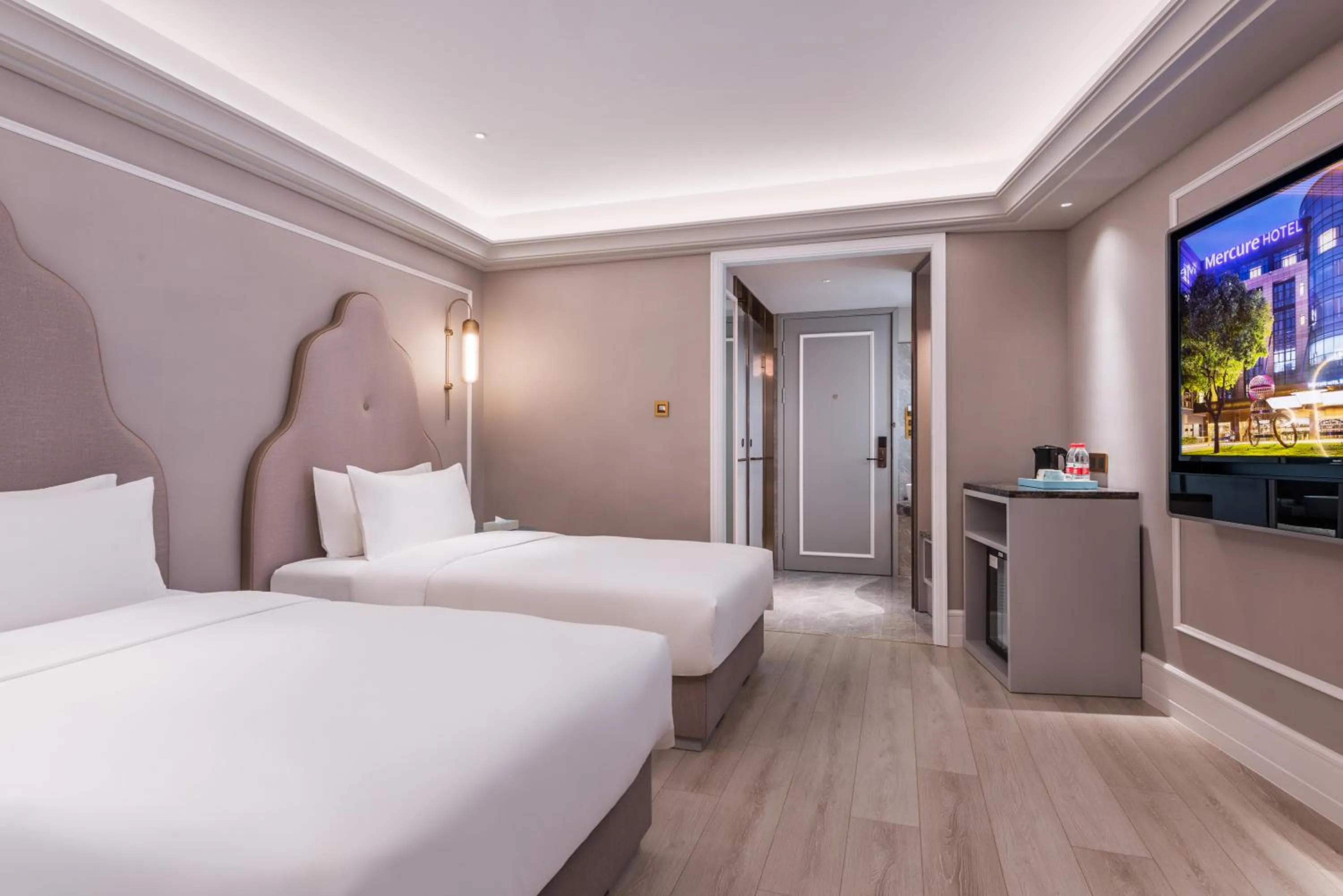 Photo of the whole room, Bed in Mercure Shijiazhuang People Square