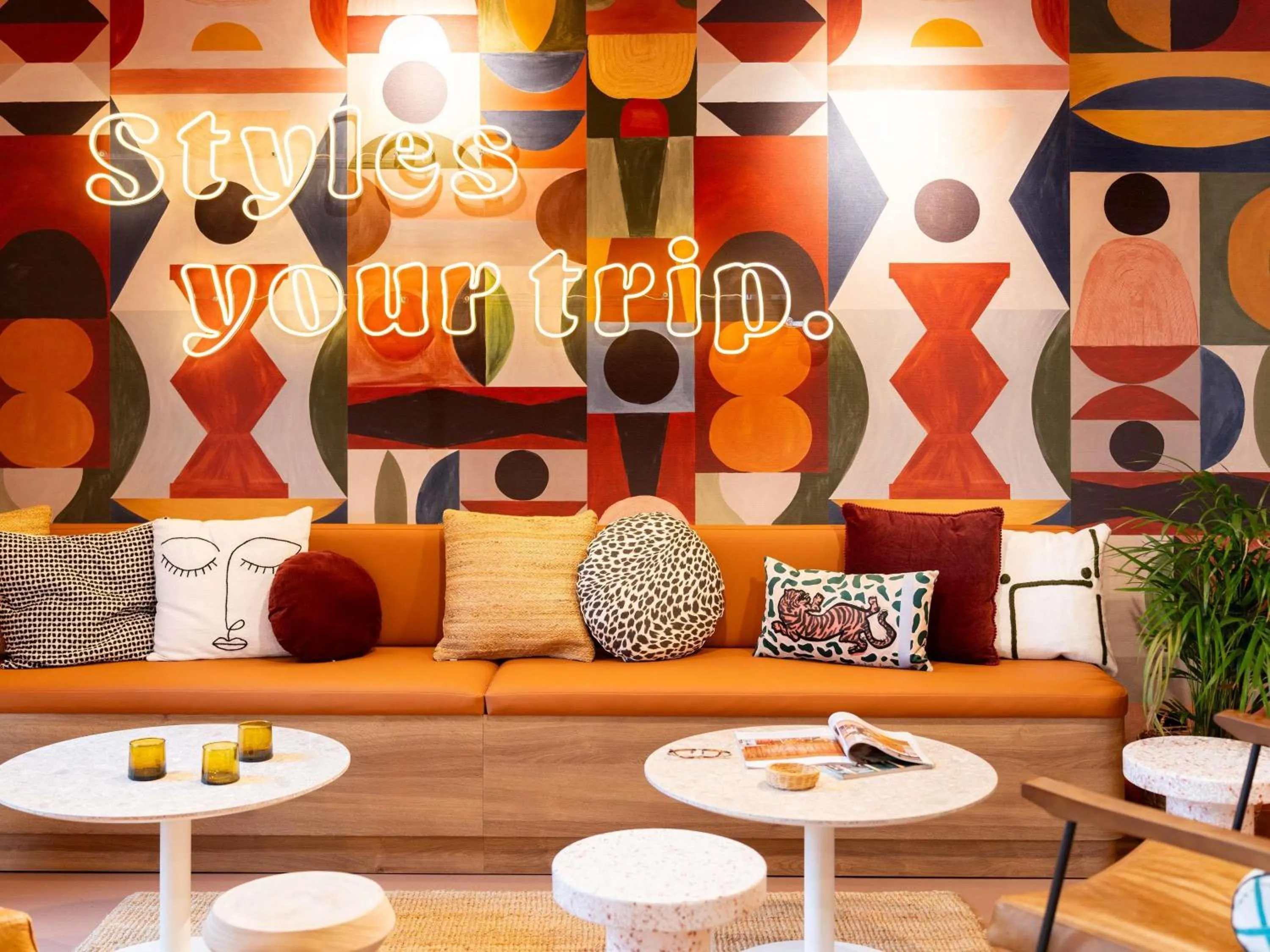 Lounge or bar in ibis Styles Prévessin Genève Aéroport