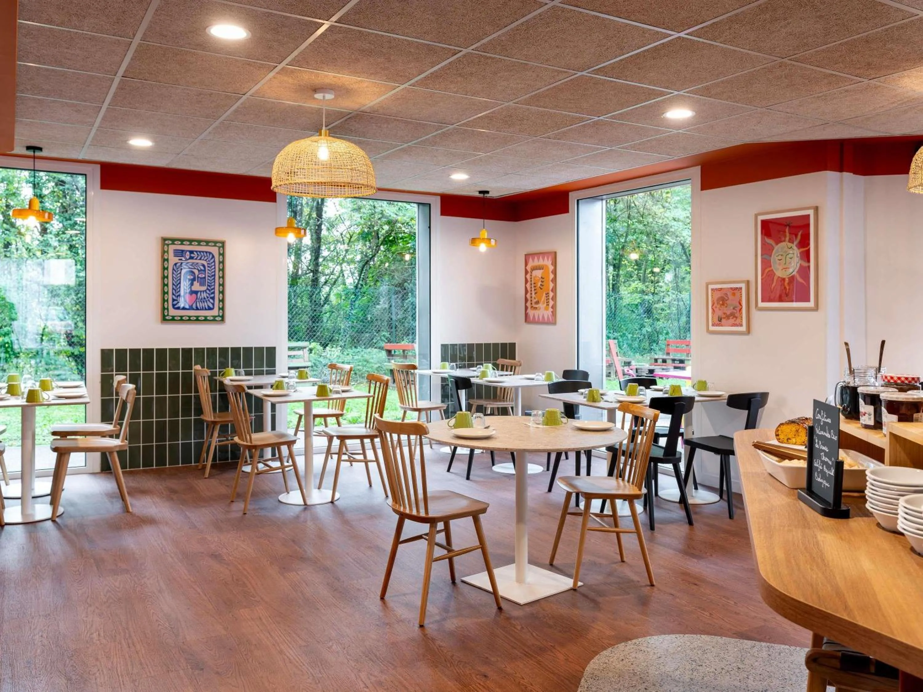 Breakfast in ibis Styles Prévessin Genève Aéroport