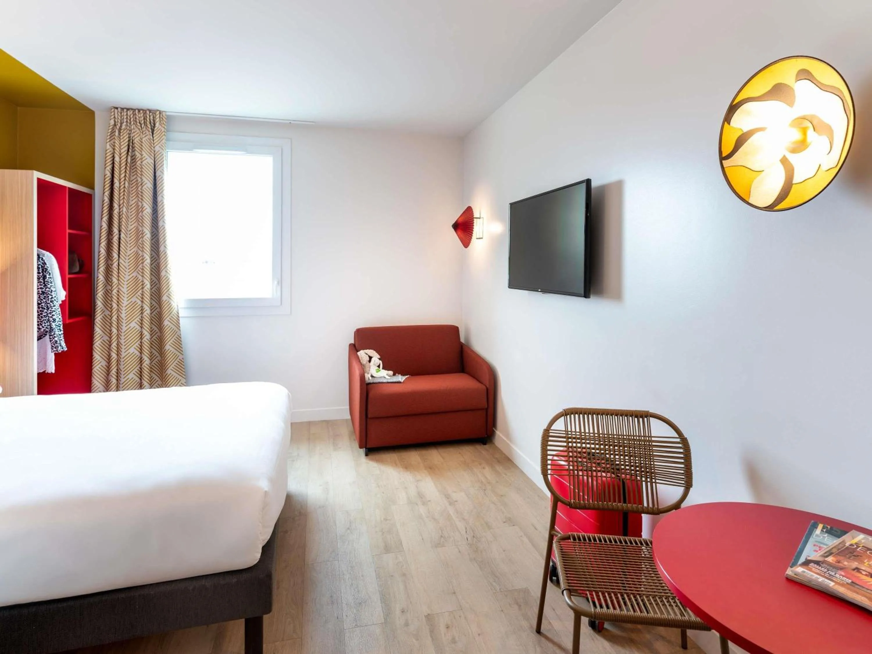Bedroom, Bed in ibis Styles Prévessin Genève Aéroport