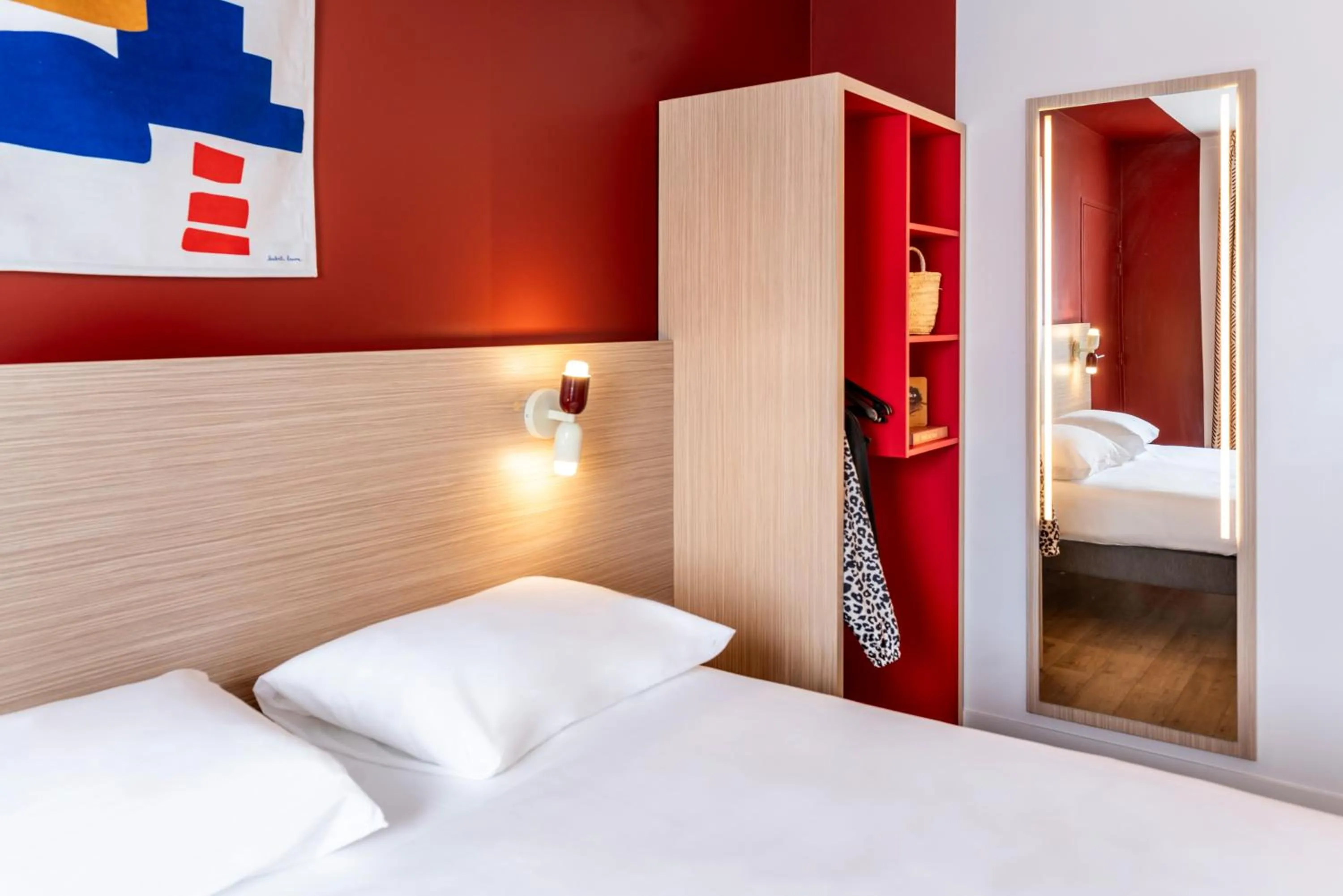 Photo of the whole room, Bed in ibis Styles Prévessin Genève Aéroport