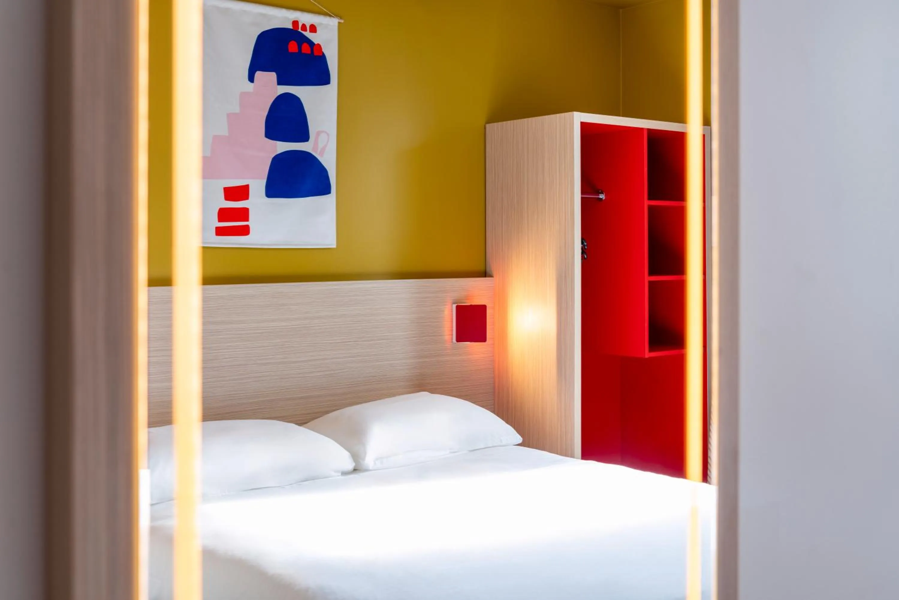 Photo of the whole room, Bed in ibis Styles Prévessin Genève Aéroport