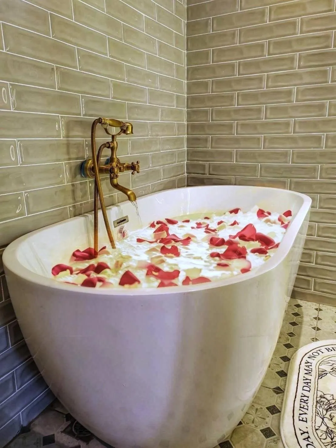 Hot Tub in The Motuga Hostel Bangkok