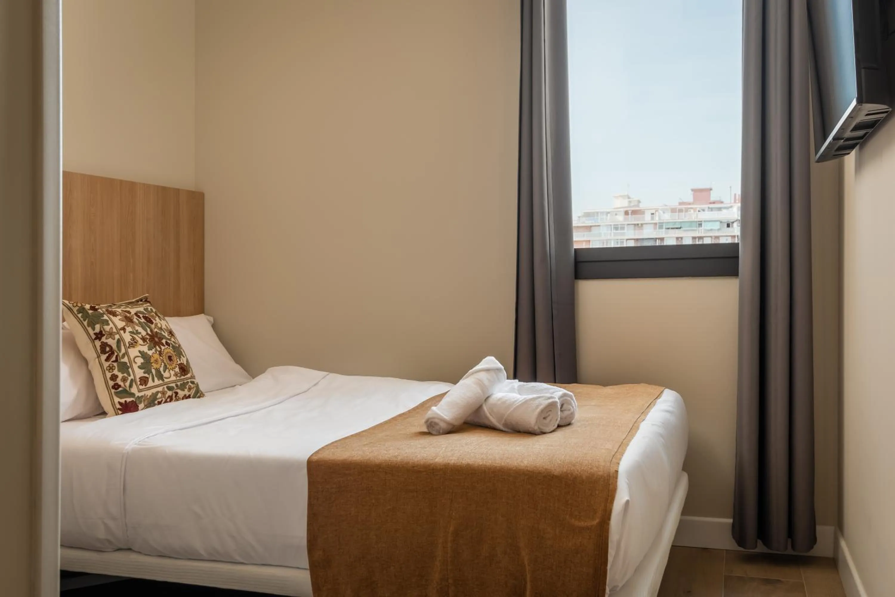 Photo of the whole room, Bed in Aerohotel Barcelona Airport 24h