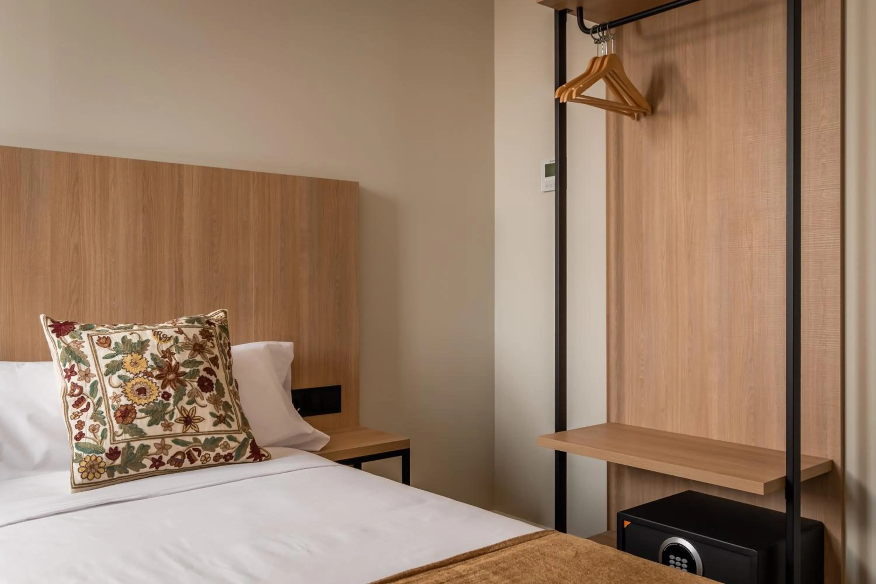 Decorative detail, Bed in Aerohotel Barcelona Airport 24h