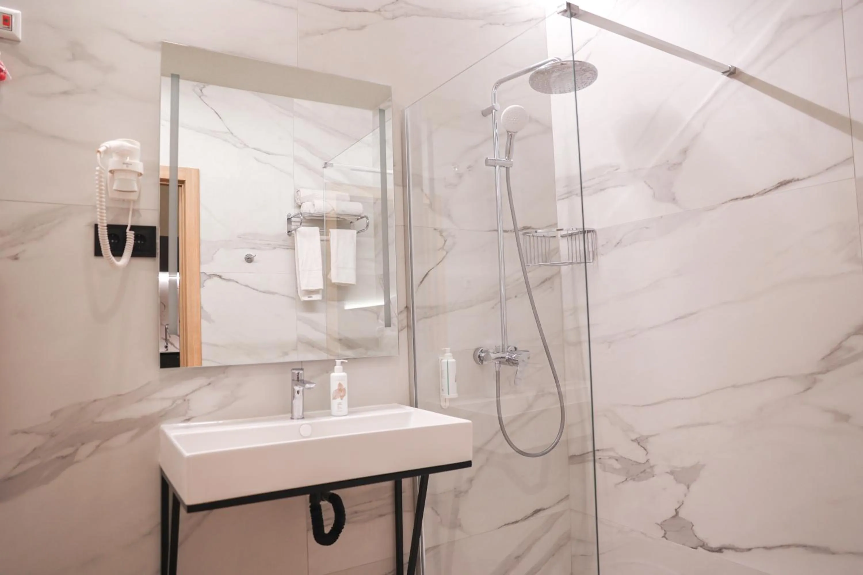 Bathroom in Aerohotel Barcelona Airport 24h