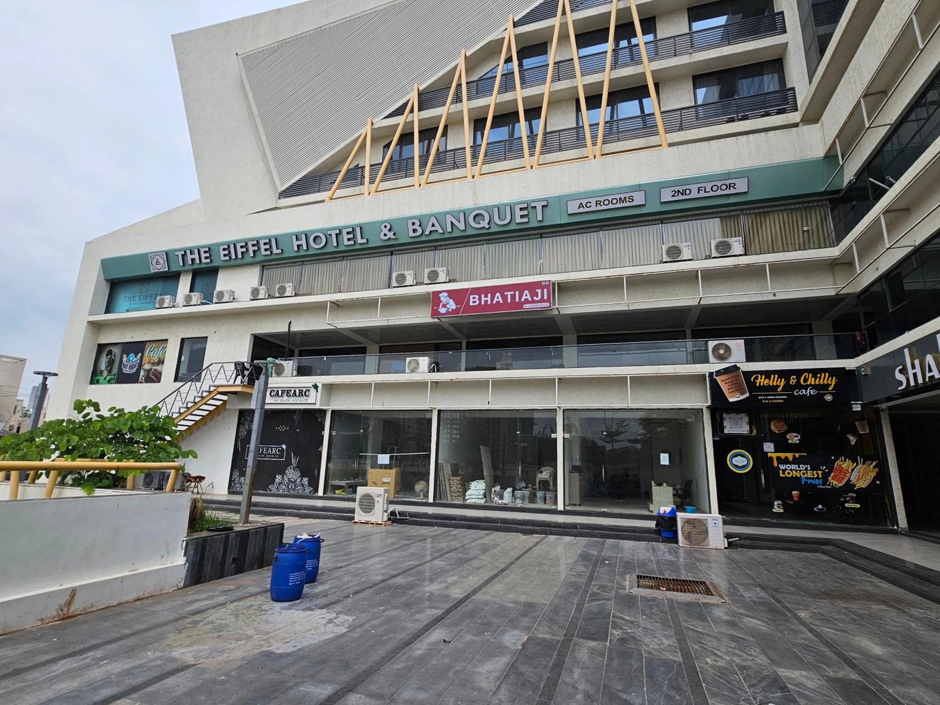 The Eiffel Hotel & Banquet