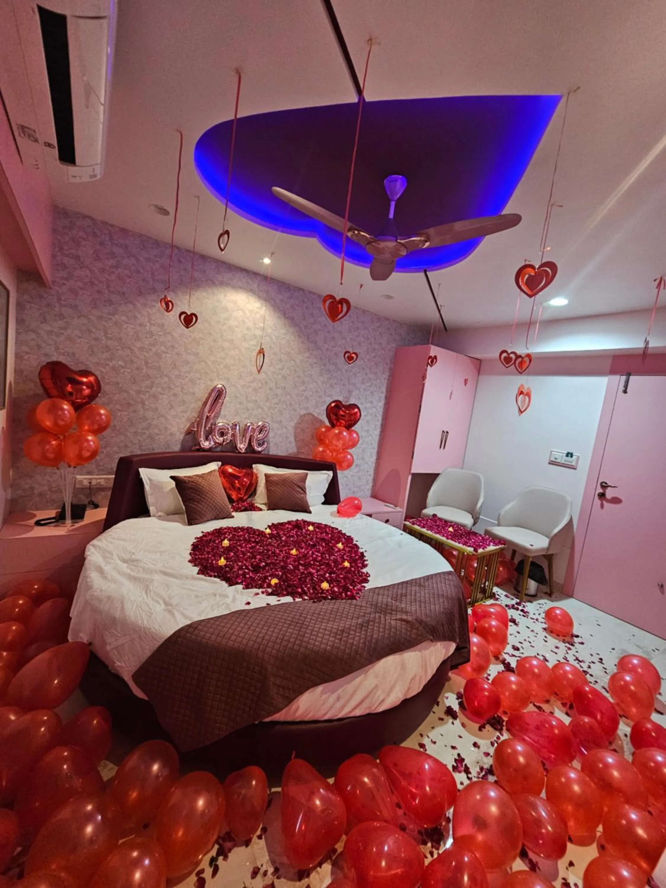 Bed in The Eiffel Hotel & Banquet