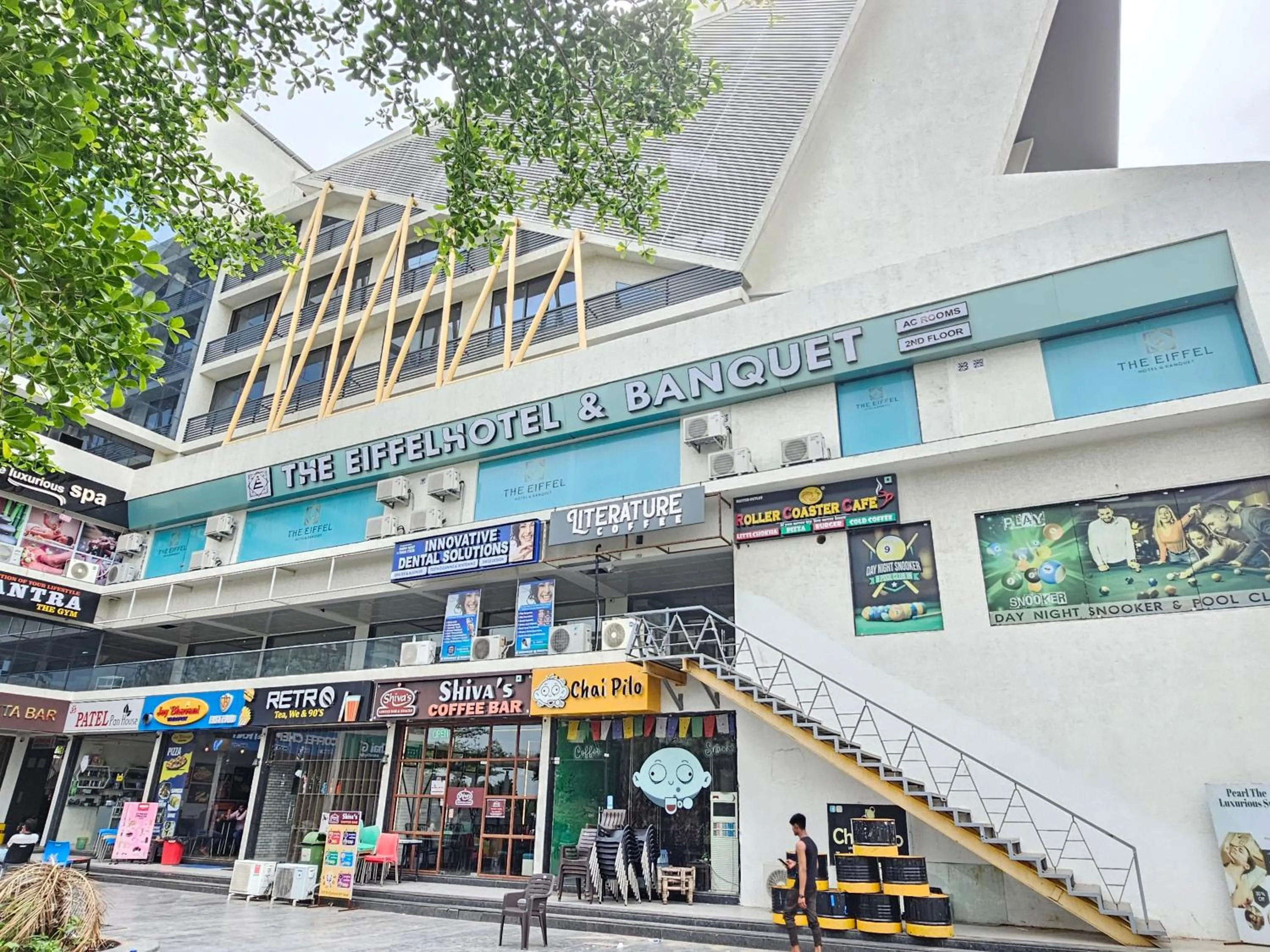 The Eiffel Hotel & Banquet