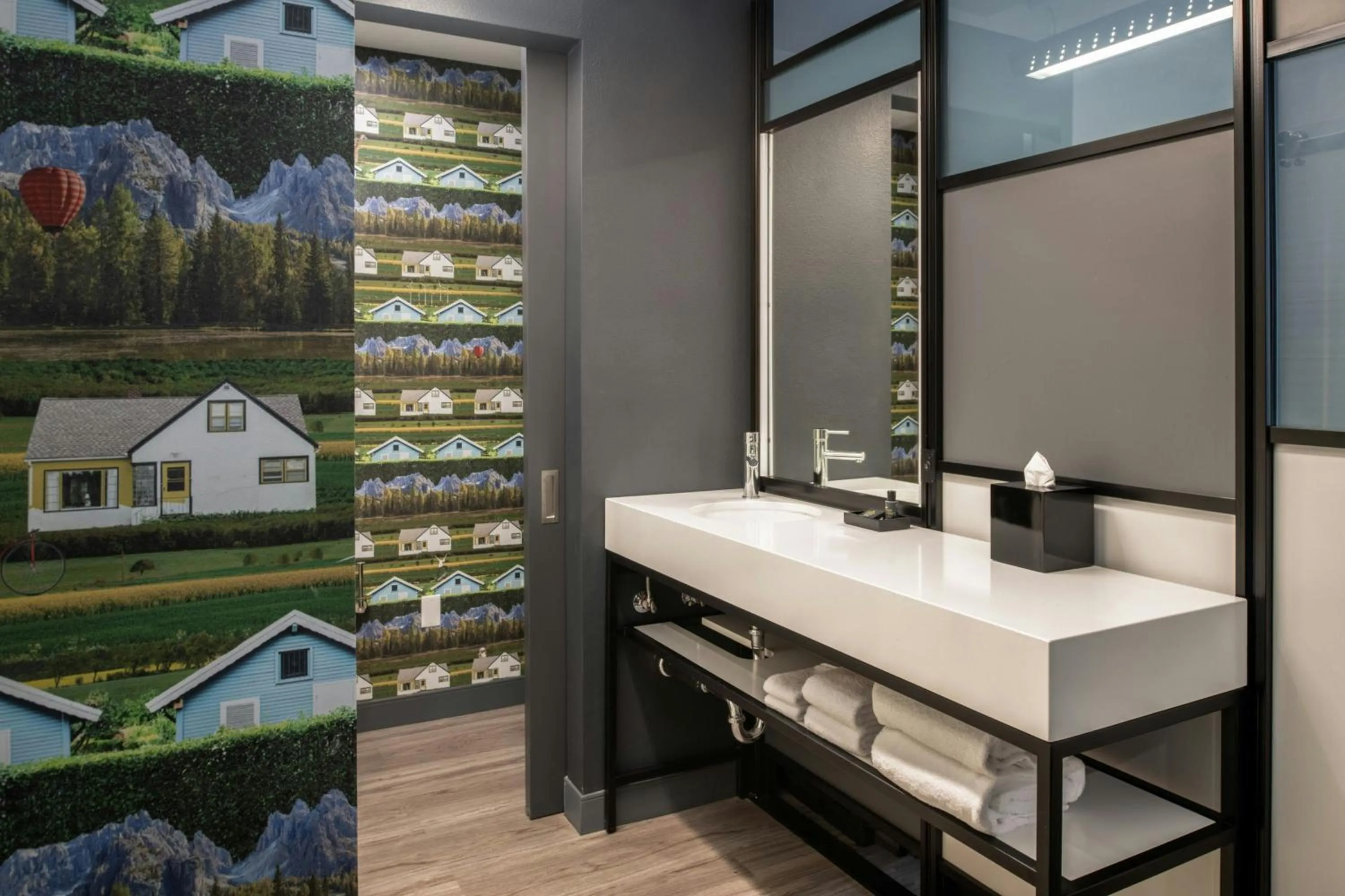 Bathroom in Aloft Sacramento Airport Natomas