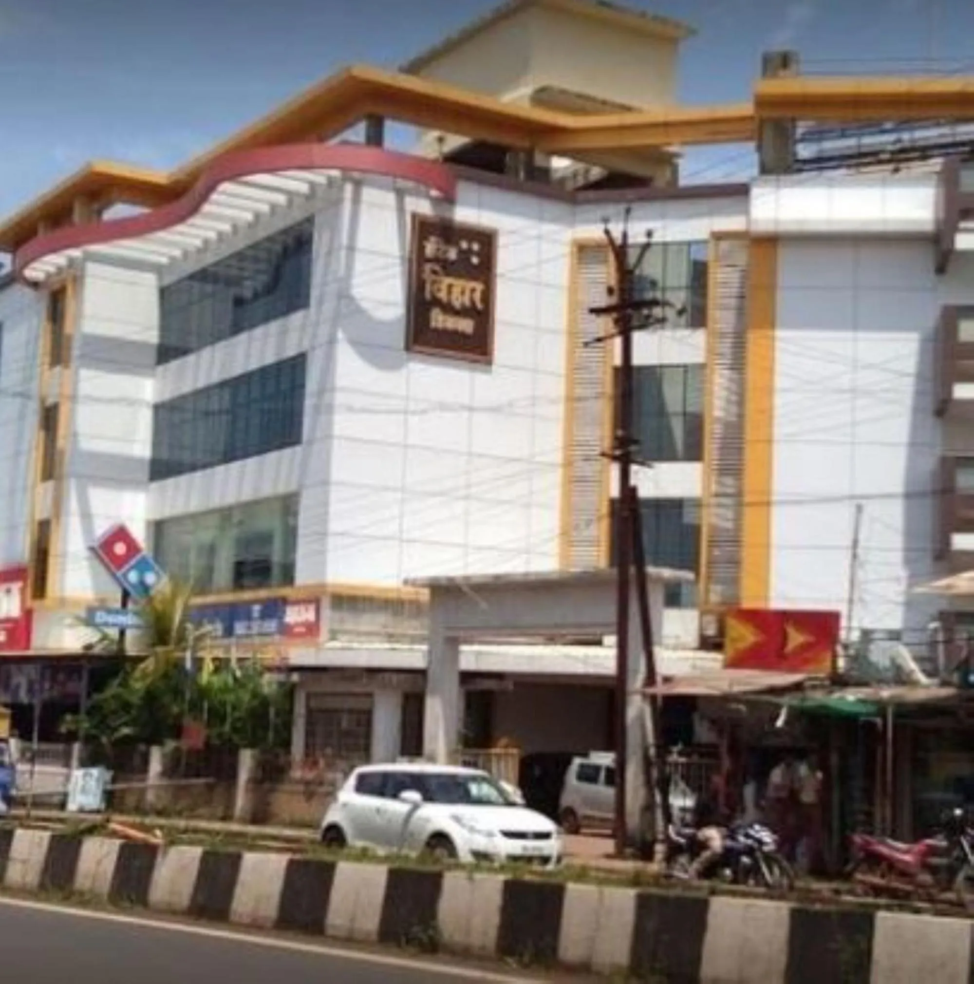 Facade/entrance in Hotel Vihar Deluxe