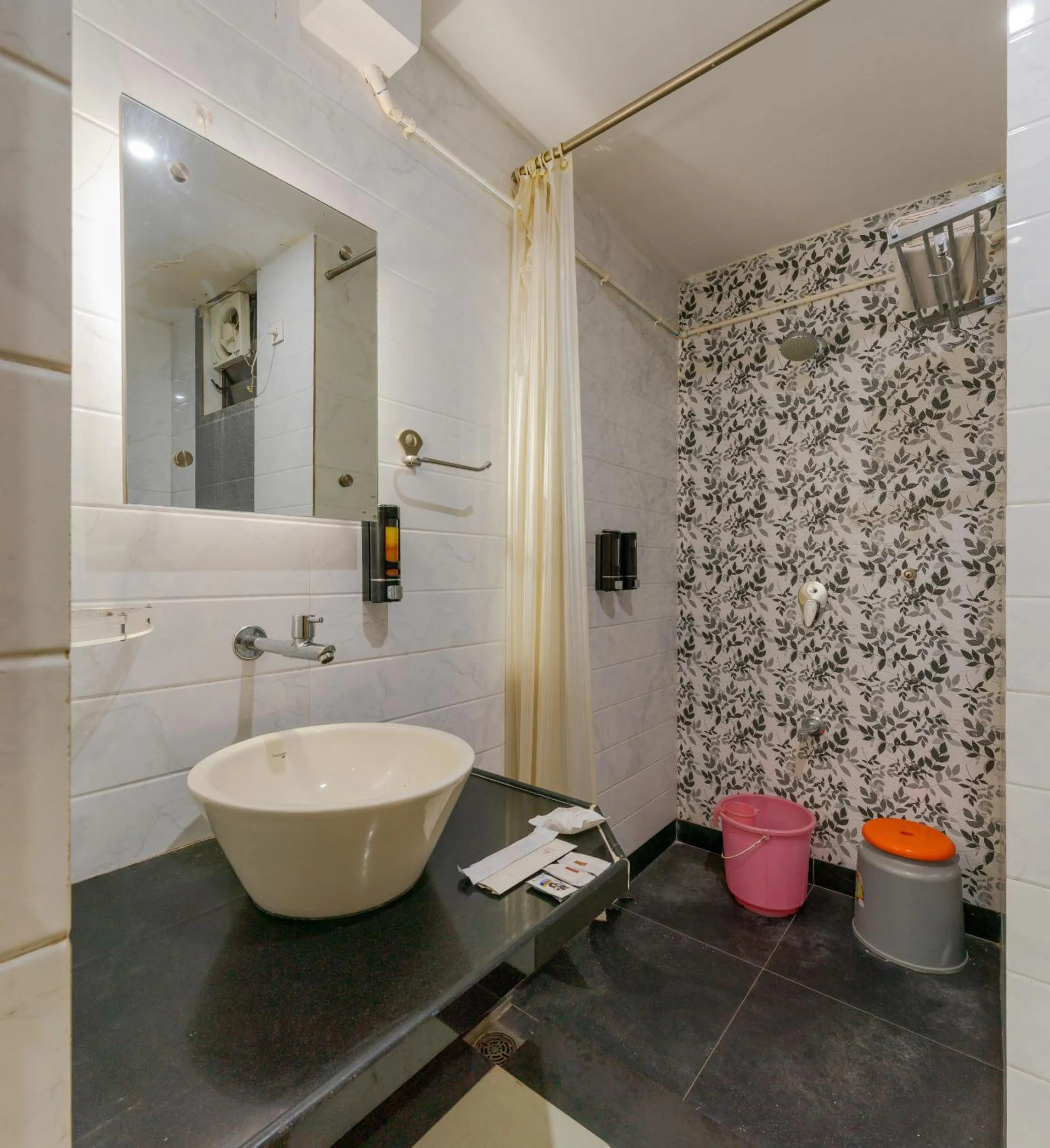 Bathroom in Hotel Vihar Deluxe
