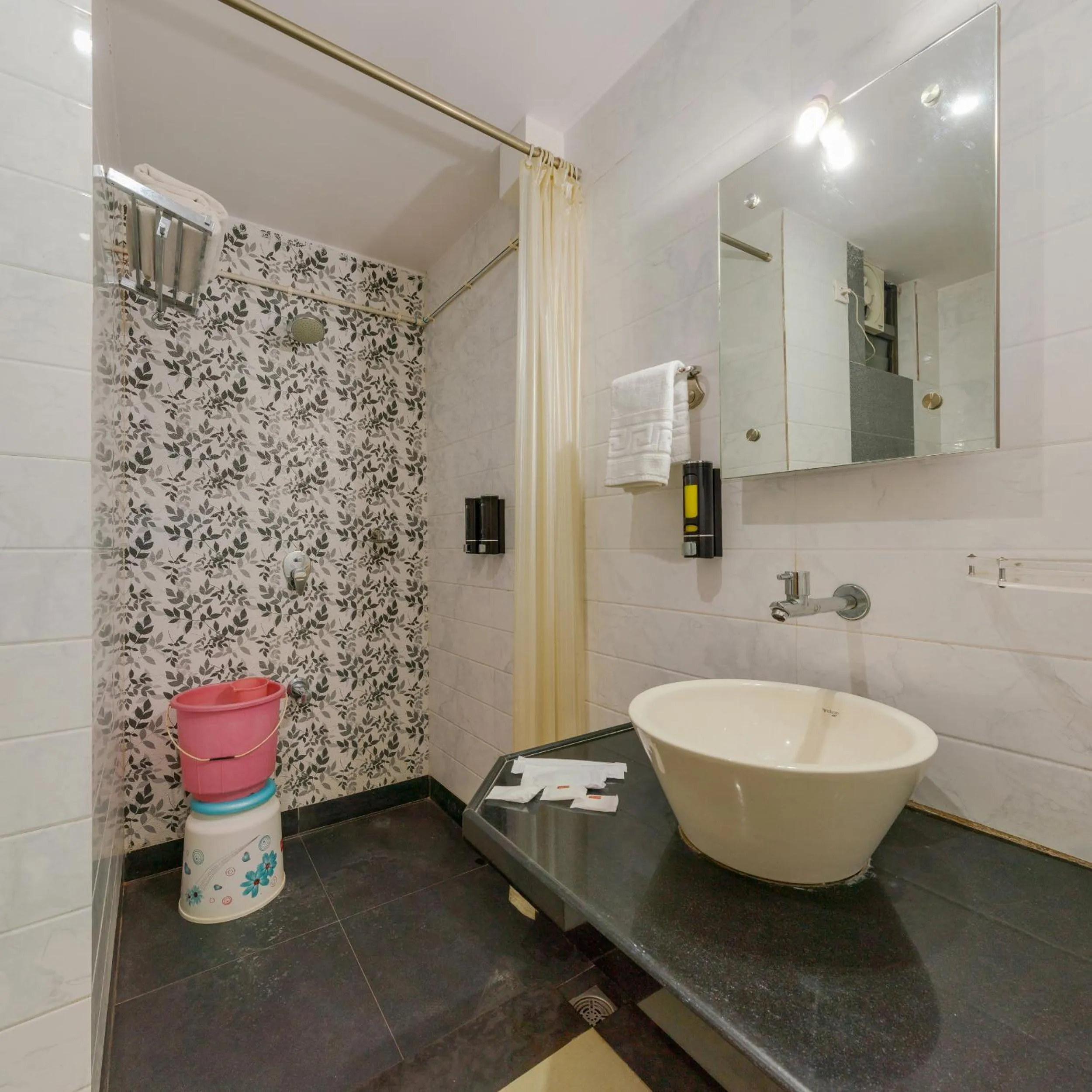 Bathroom in Hotel Vihar Deluxe