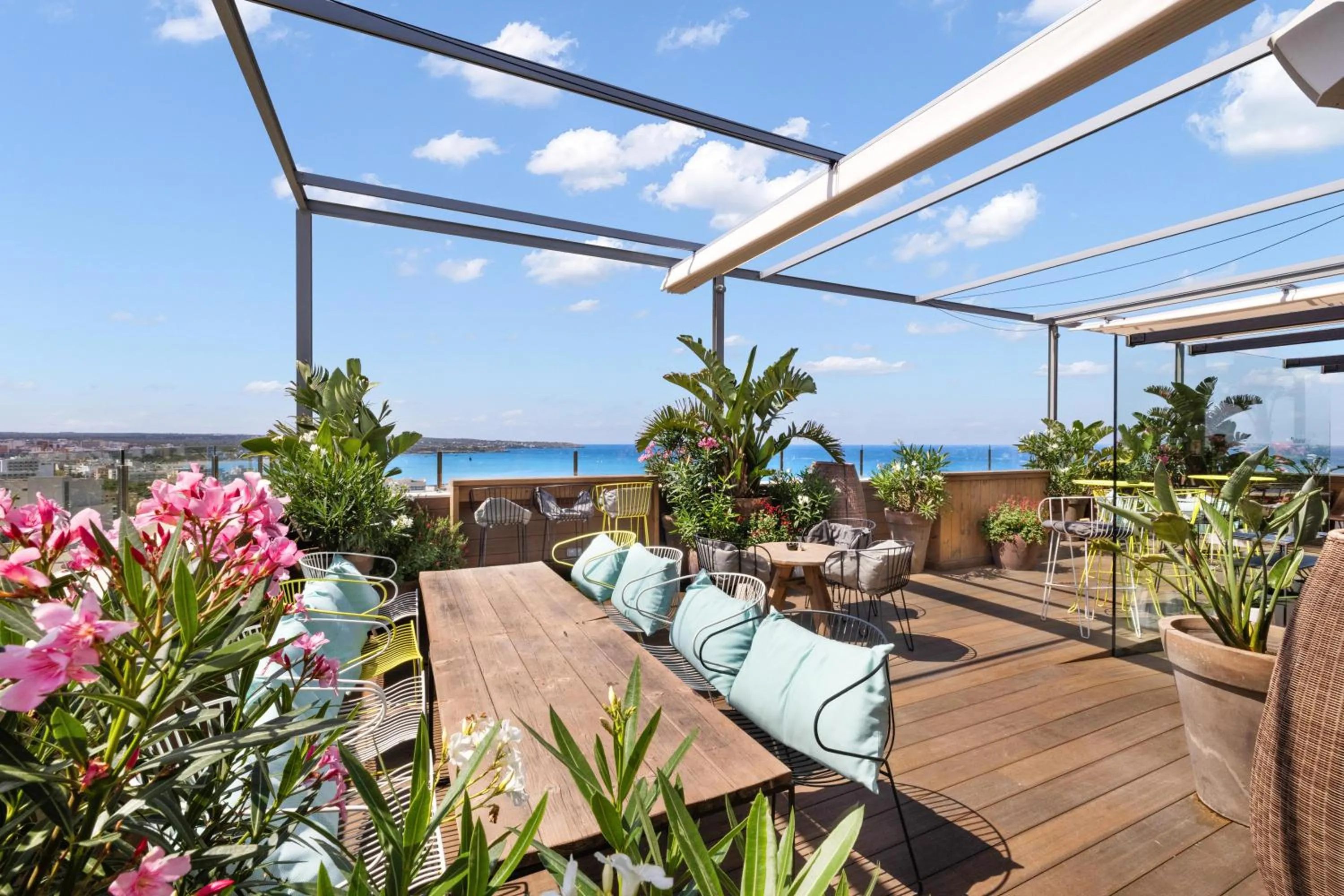 Restaurant/places to eat in Hotel Aubamar Bali