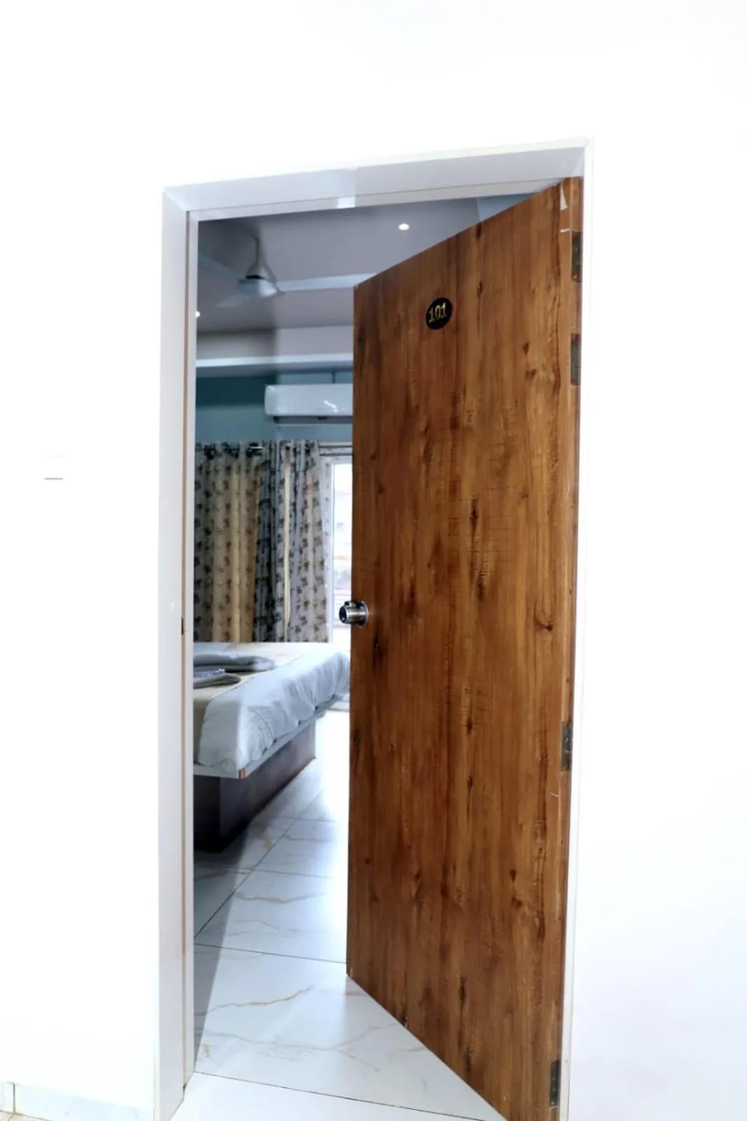 Photo of the whole room in Twarita Executive Lodge