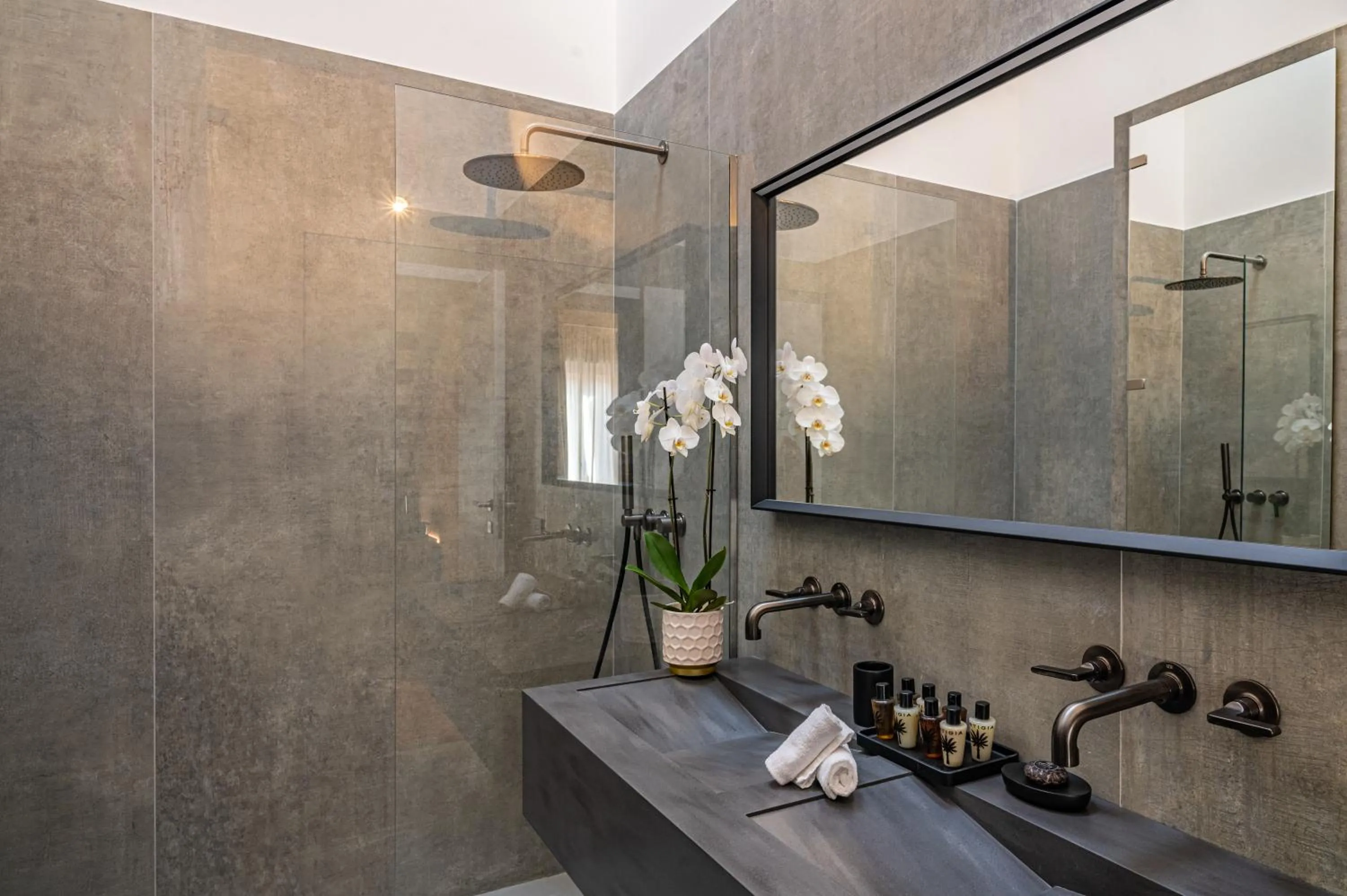 Shower in Villa Conrad