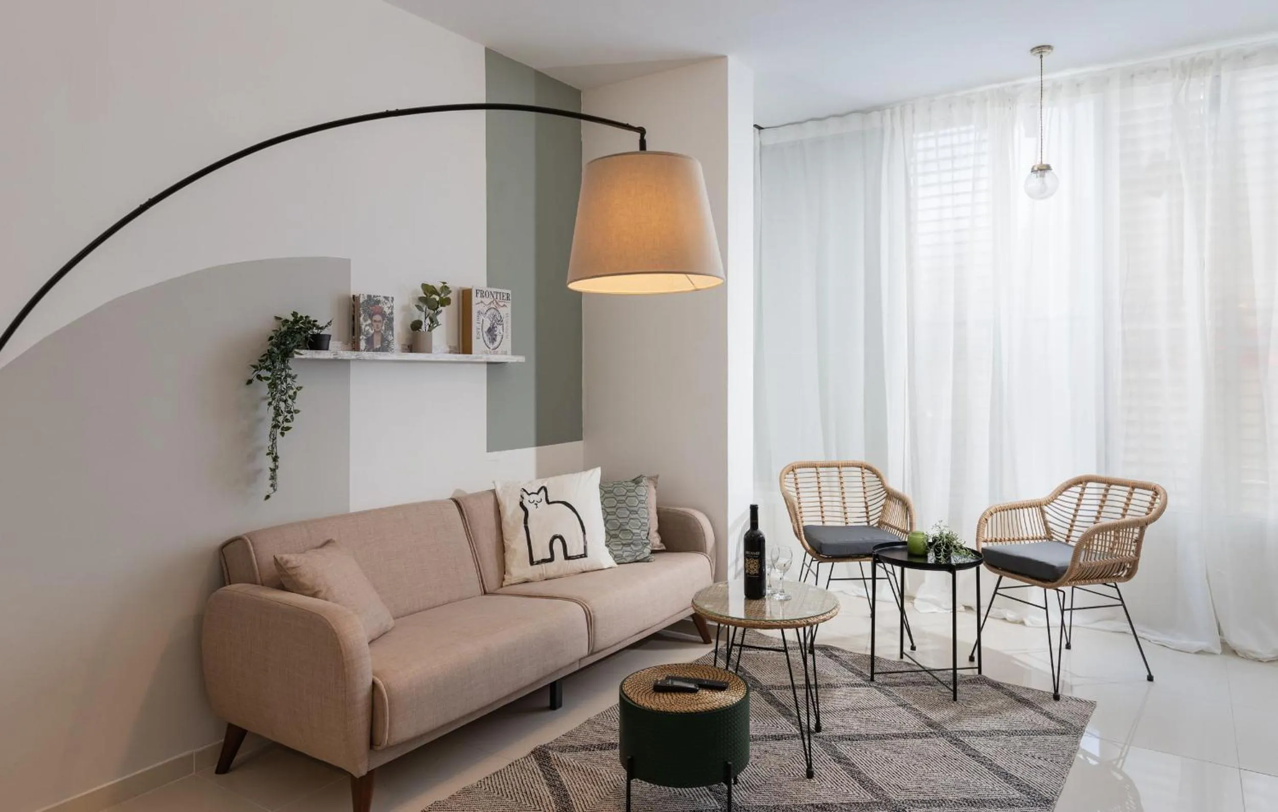 Authentic 2 bedrooms apt near the beach