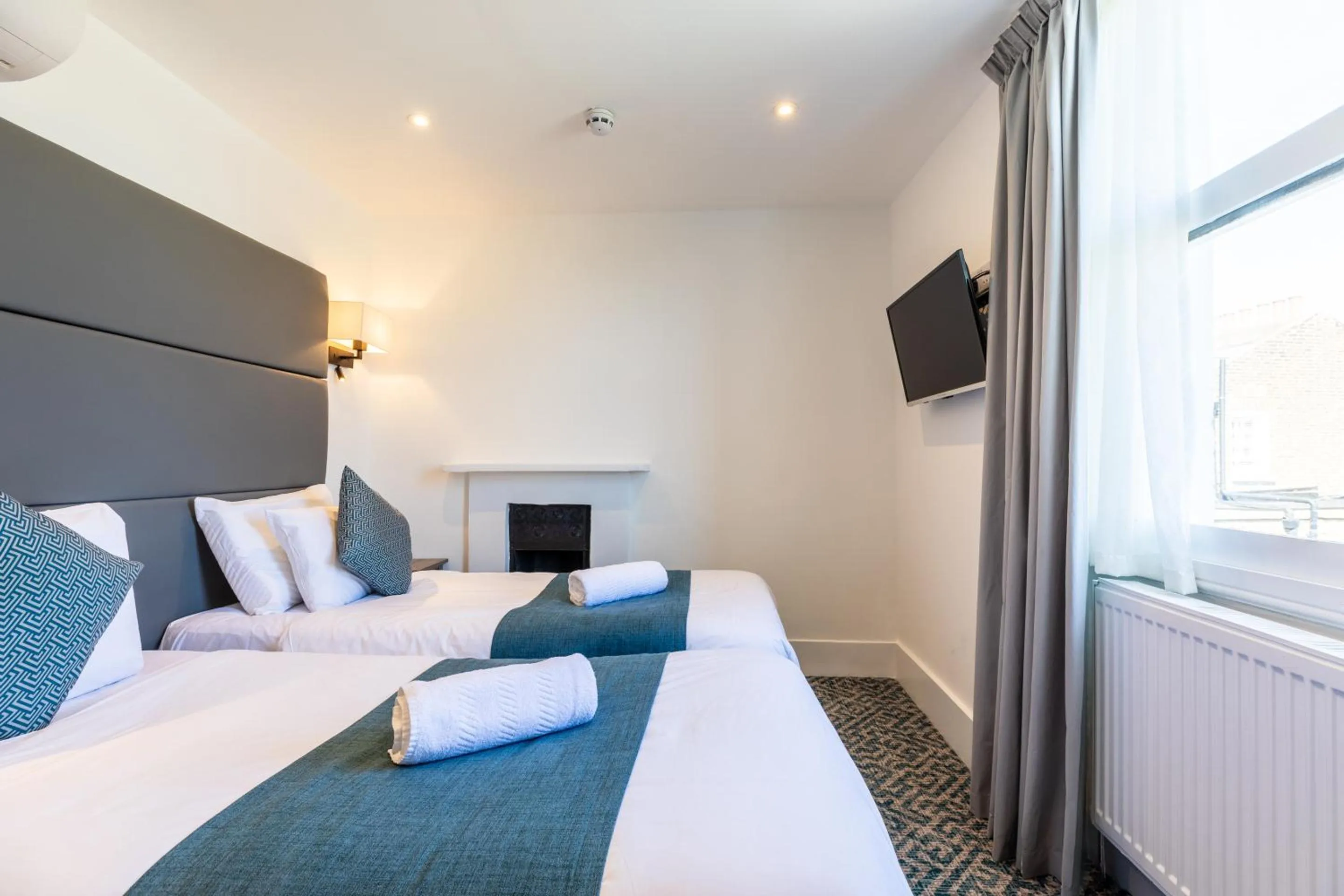 Bedroom, Bed in The Chapter Hotels - The J Hyde Park