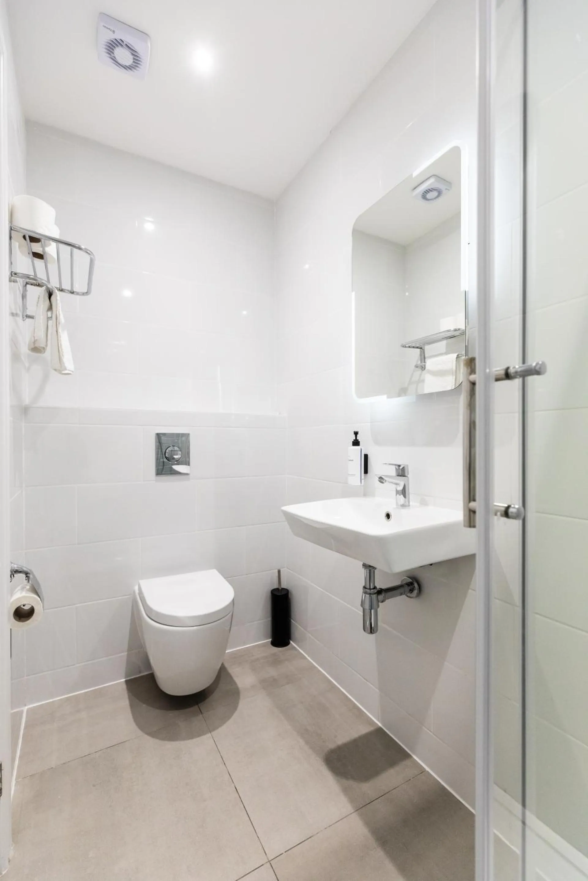 Bathroom in The Chapter Hotels - The J Hyde Park