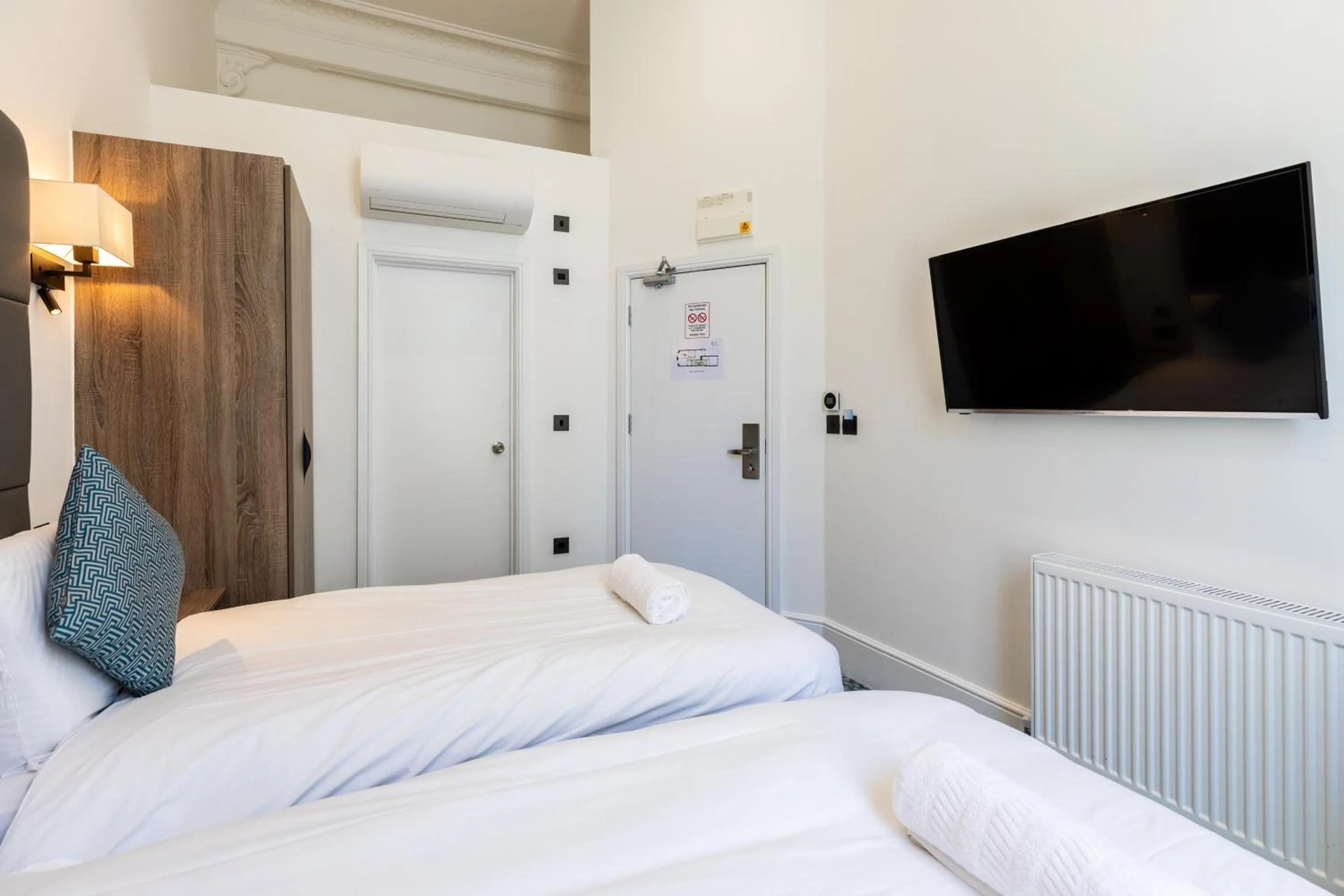 Bedroom, Bed in The Chapter Hotels - The J Hyde Park