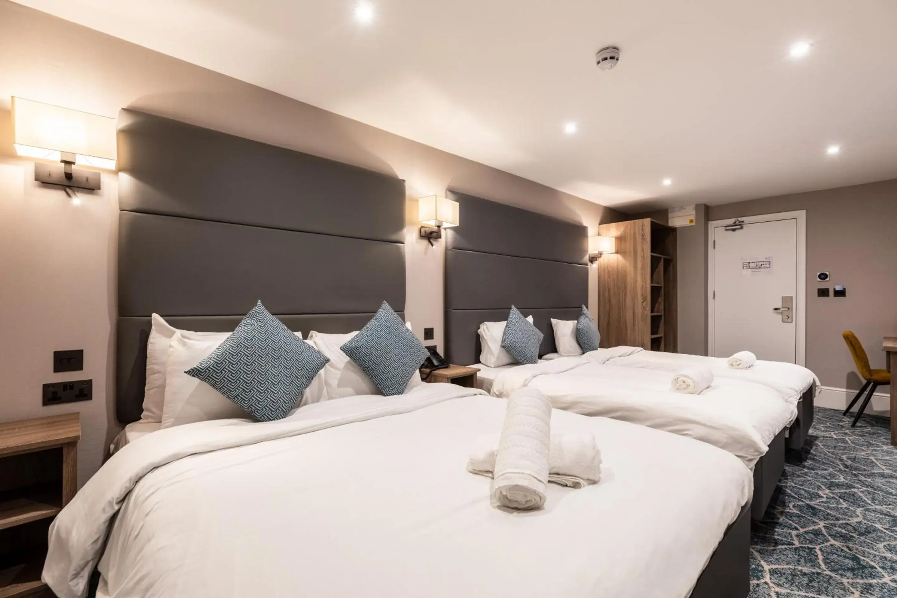 Deluxe Quadruple Room in The Chapter Hotels - The J Hyde Park Deluxe Quadruple Room in The Chapter Hotels - The J Hyde Park