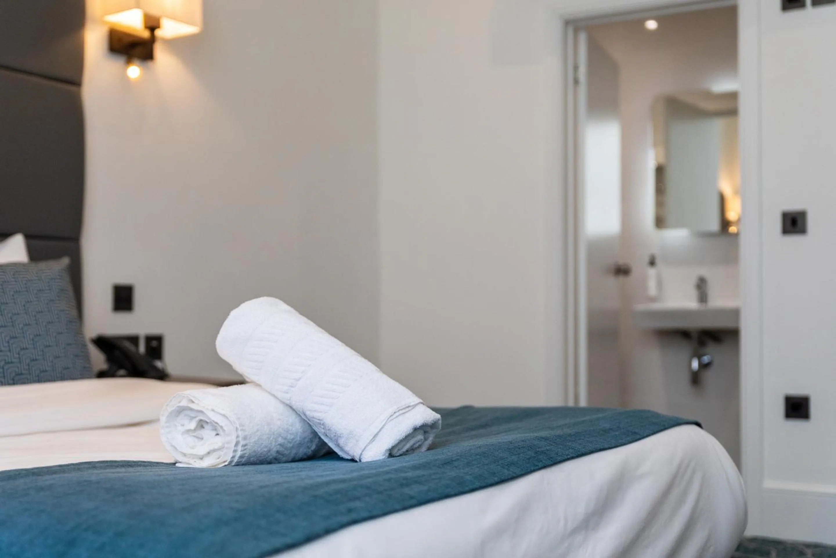 Bedroom, Bed in The Chapter Hotels - The J Hyde Park