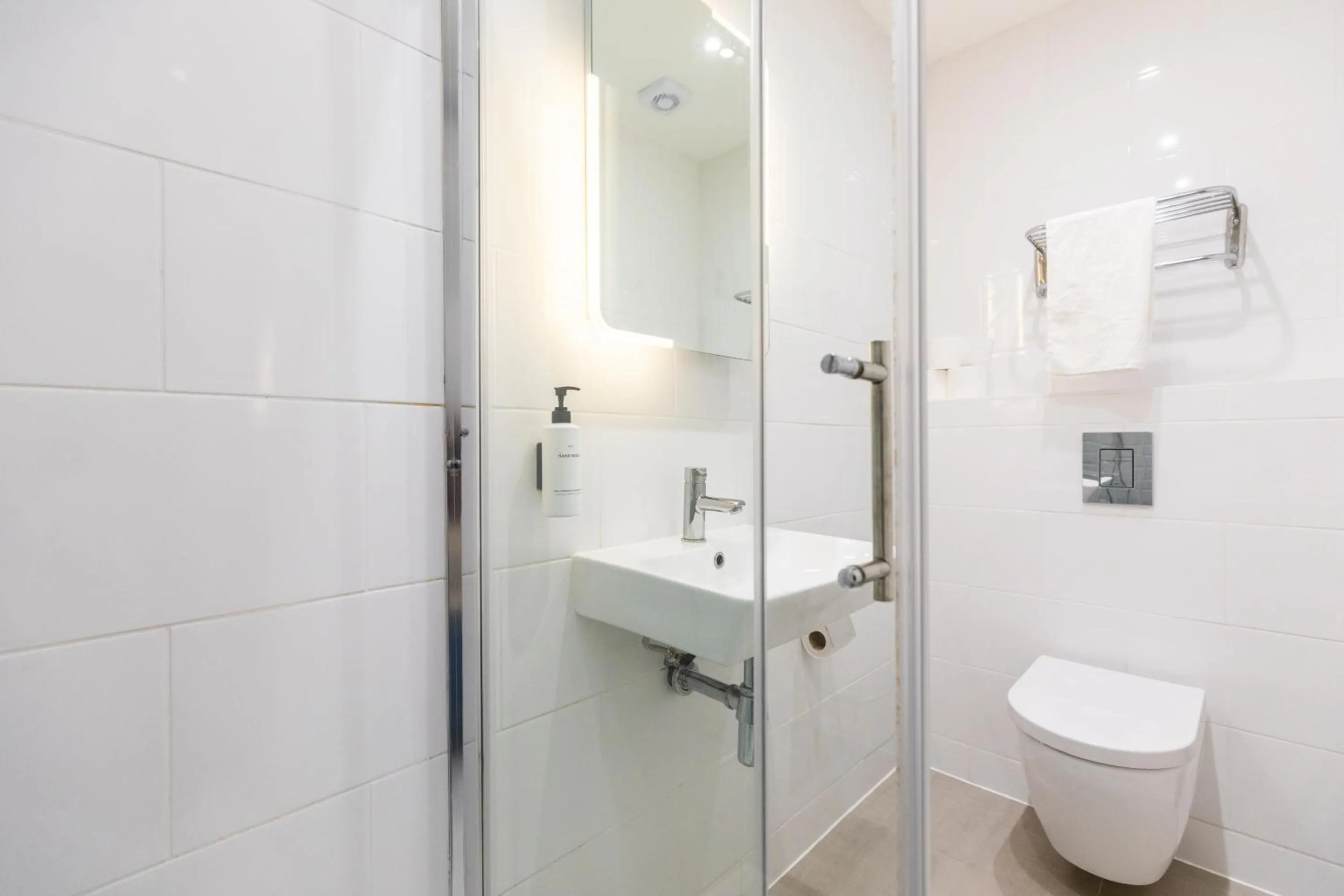 Bathroom in The Chapter Hotels - The J Hyde Park