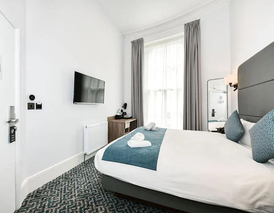 Double Room with Private Bathroom in The Chapter Hotels - The J Hyde Park