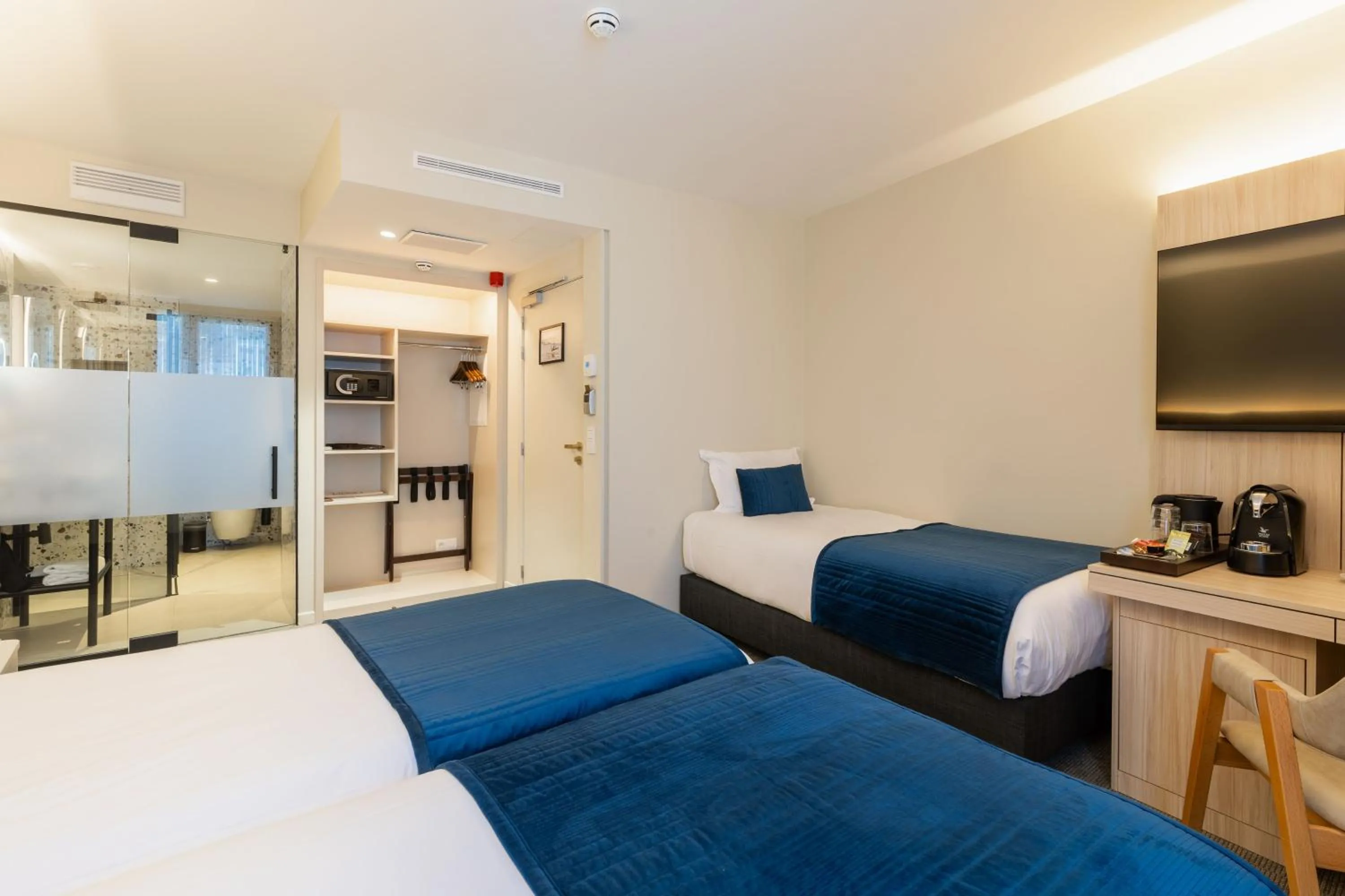 Bedroom, Bed in The Liman Hotel