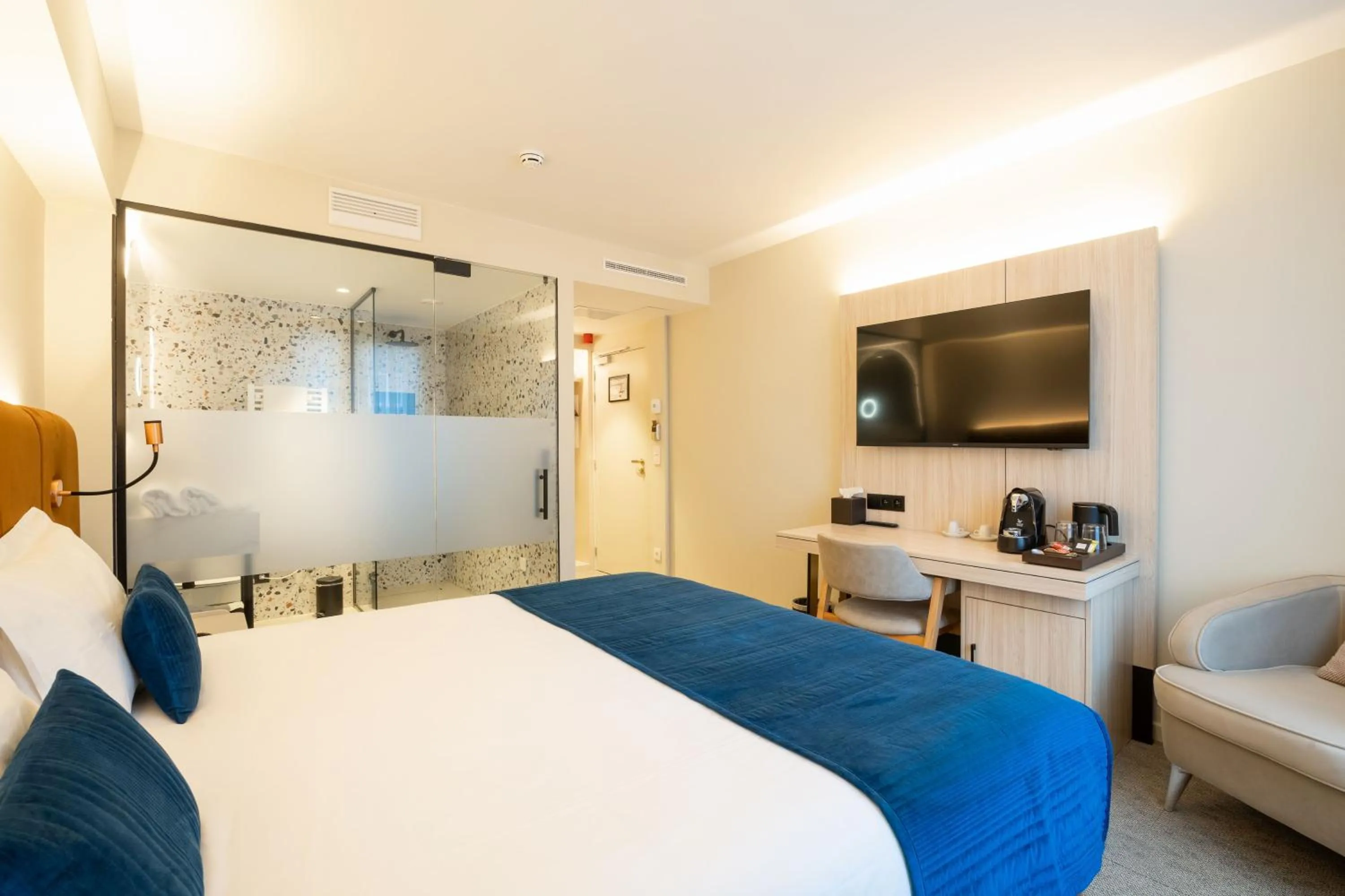 Photo of the whole room, Bed in The Liman Hotel