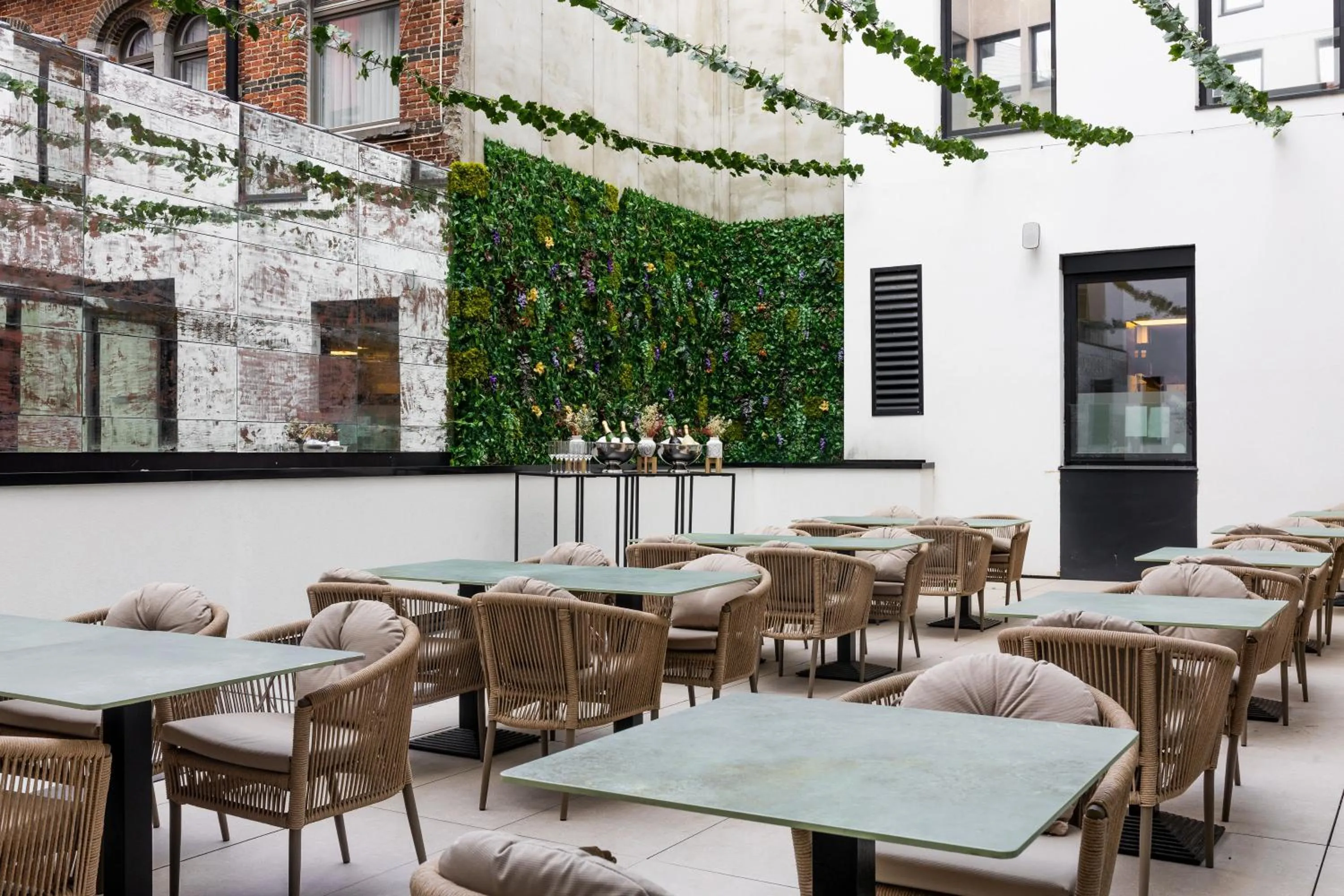 Restaurant/places to eat in The Liman Hotel