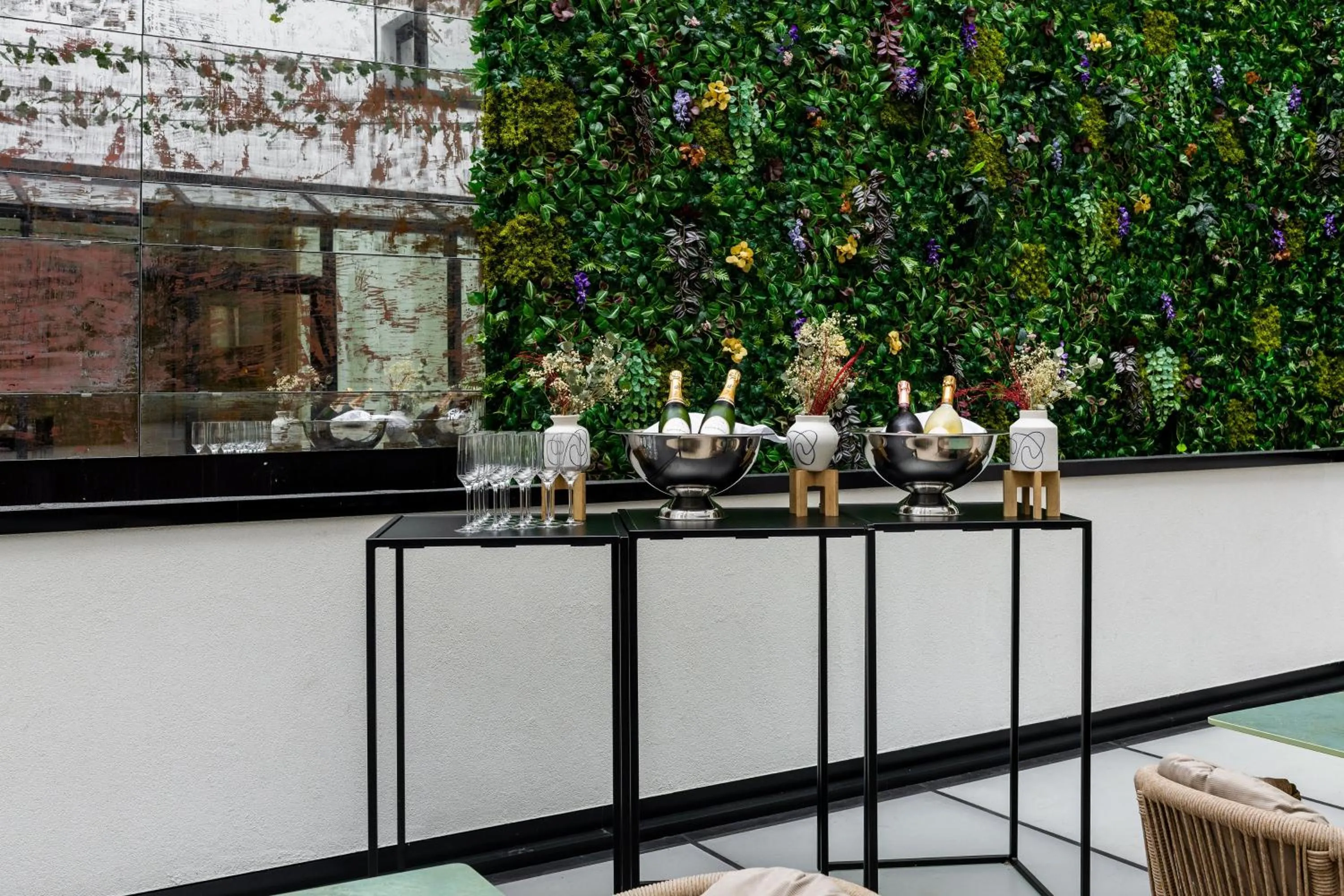 Restaurant/places to eat in The Liman Hotel