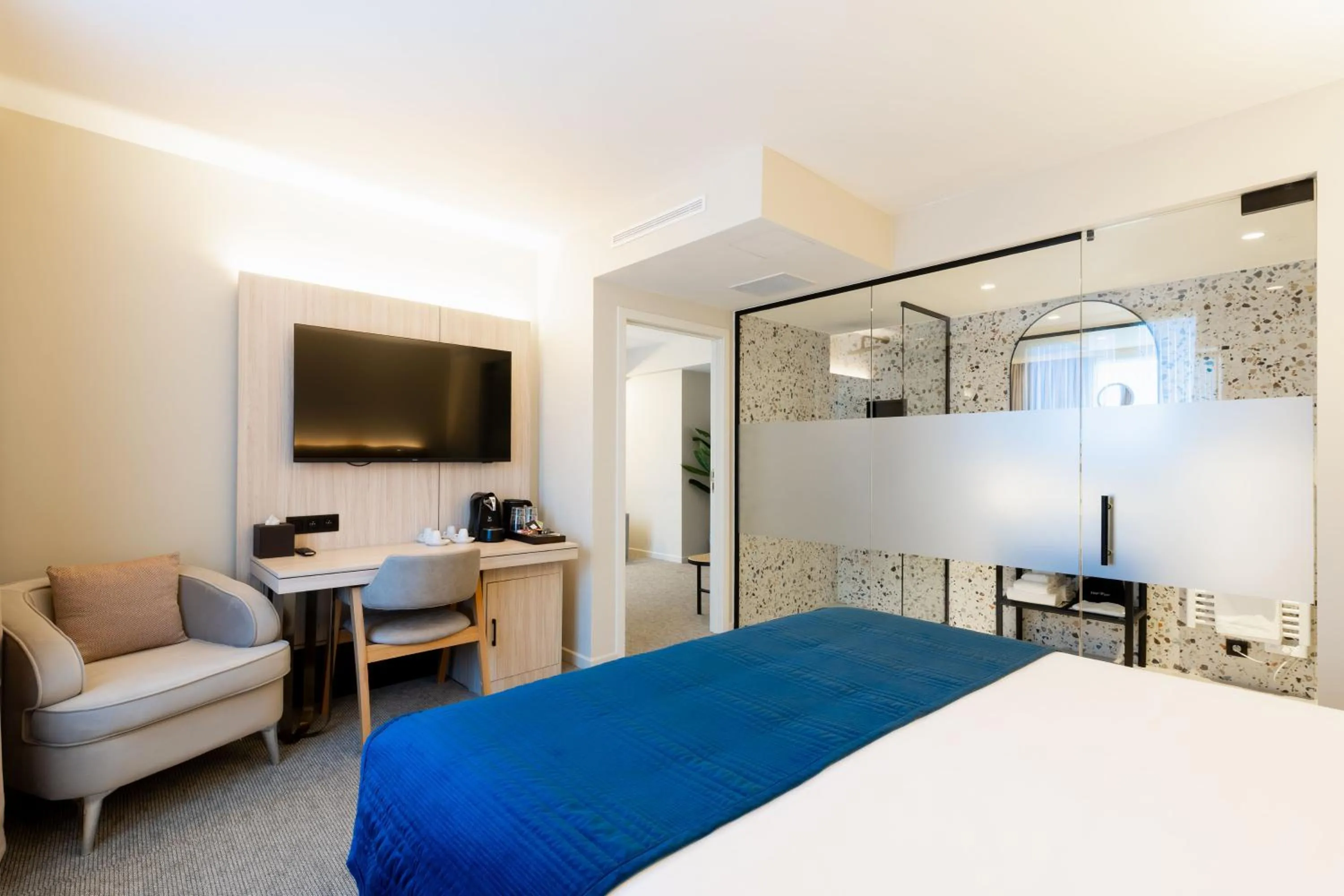 Photo of the whole room, Bed in The Liman Hotel