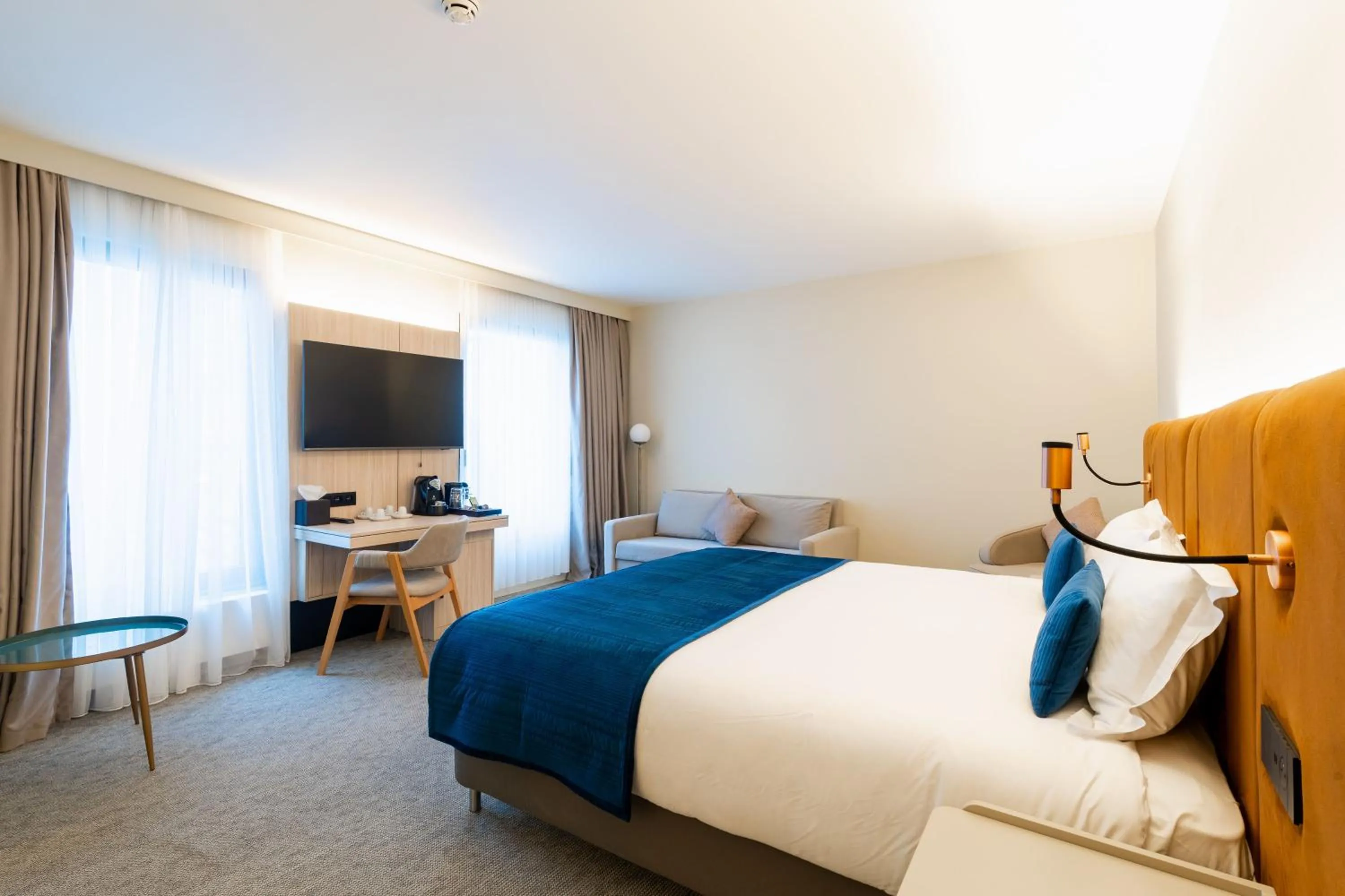 Photo of the whole room, Bed in The Liman Hotel