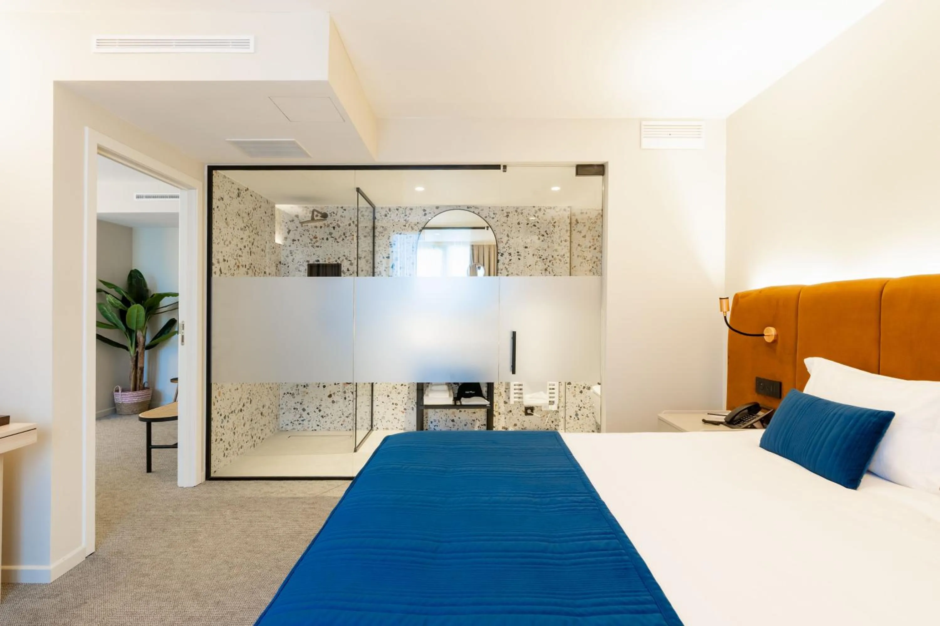 Bathroom, Bed in The Liman Hotel