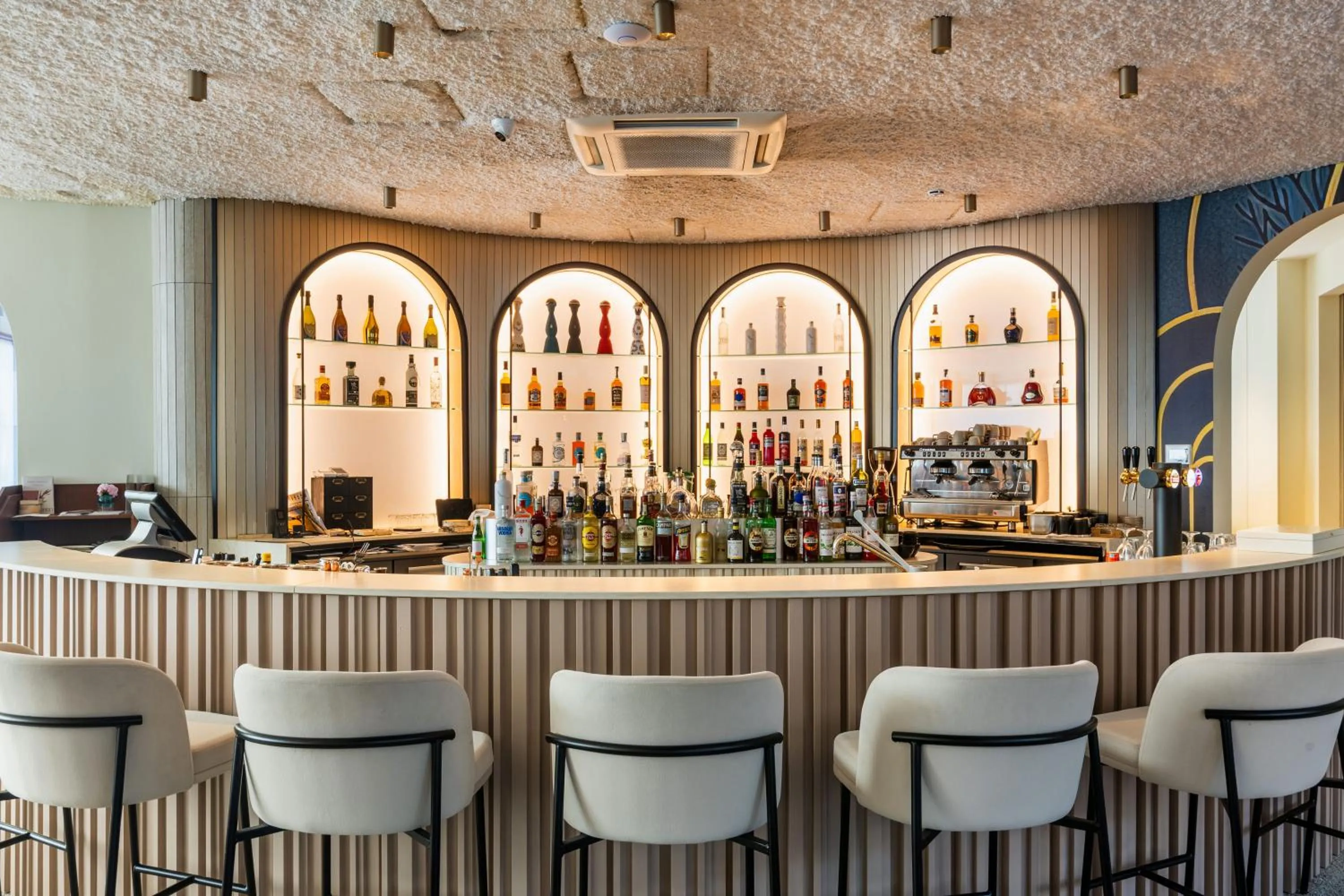 Restaurant/places to eat in The Liman Hotel