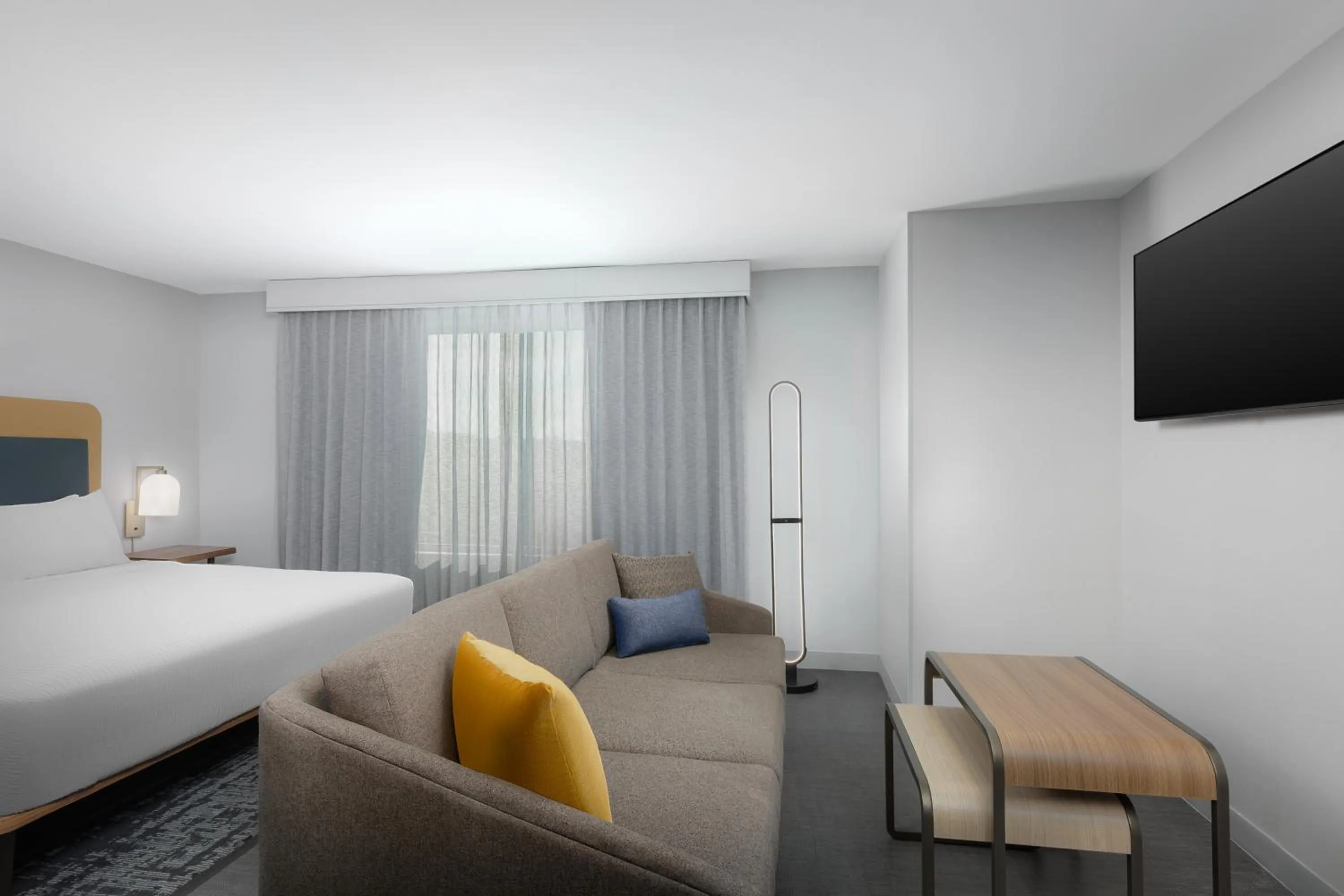 Bedroom, Bed in Homewood Suites By Hilton Newport Cincinnati