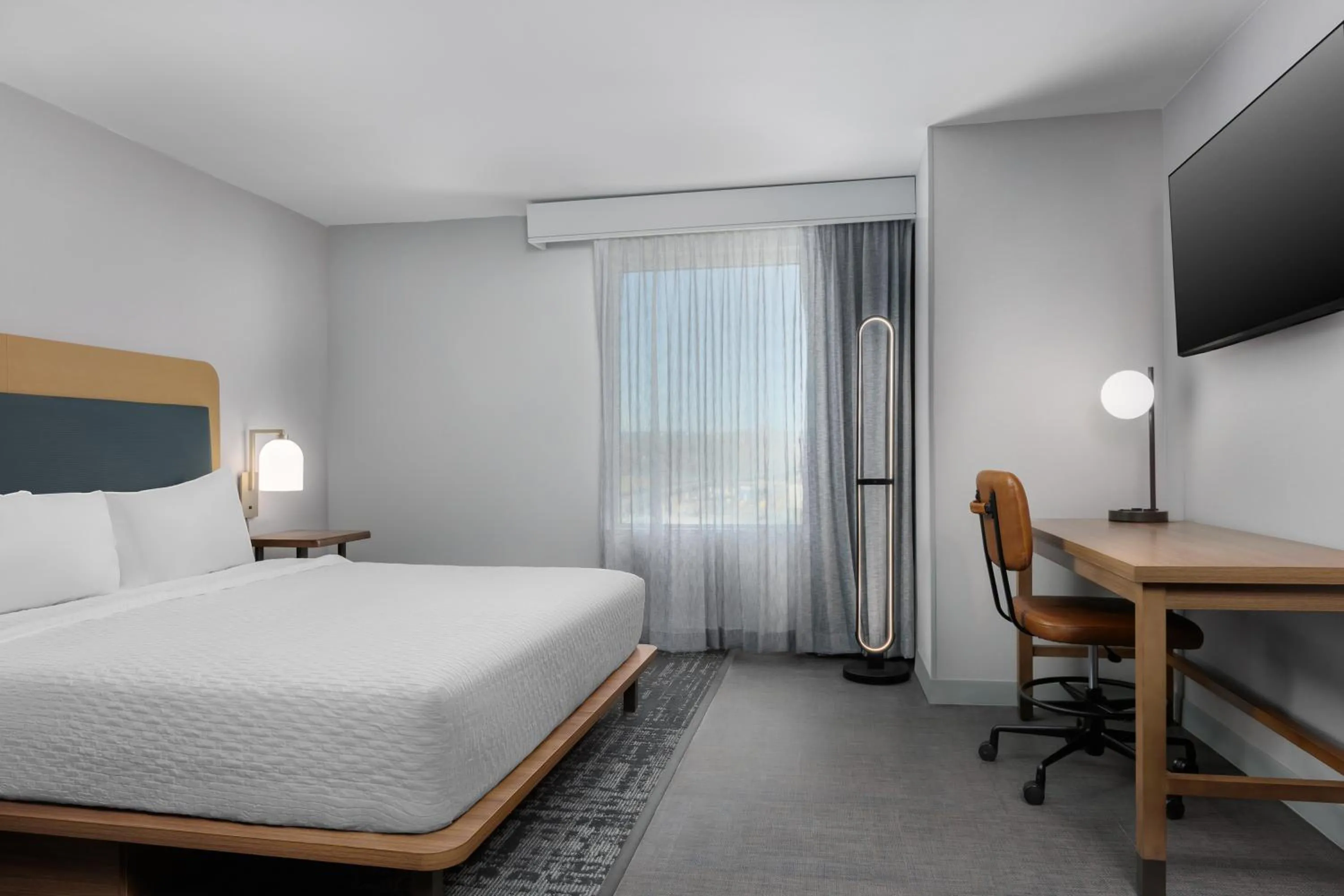 Bedroom, Bed in Homewood Suites By Hilton Newport Cincinnati