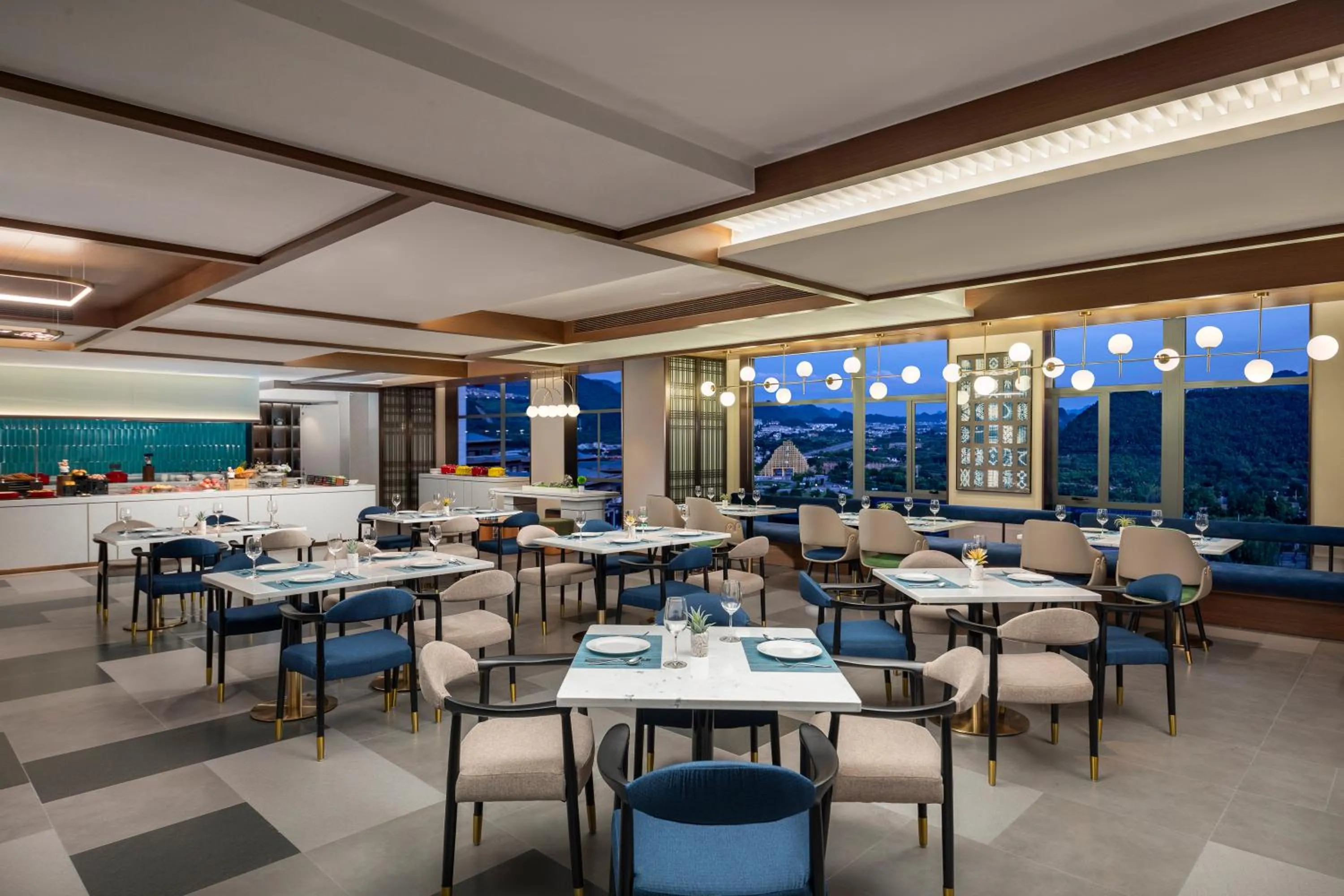 Restaurant/places to eat in Hilton Garden Inn Xingyi Wanfenglin