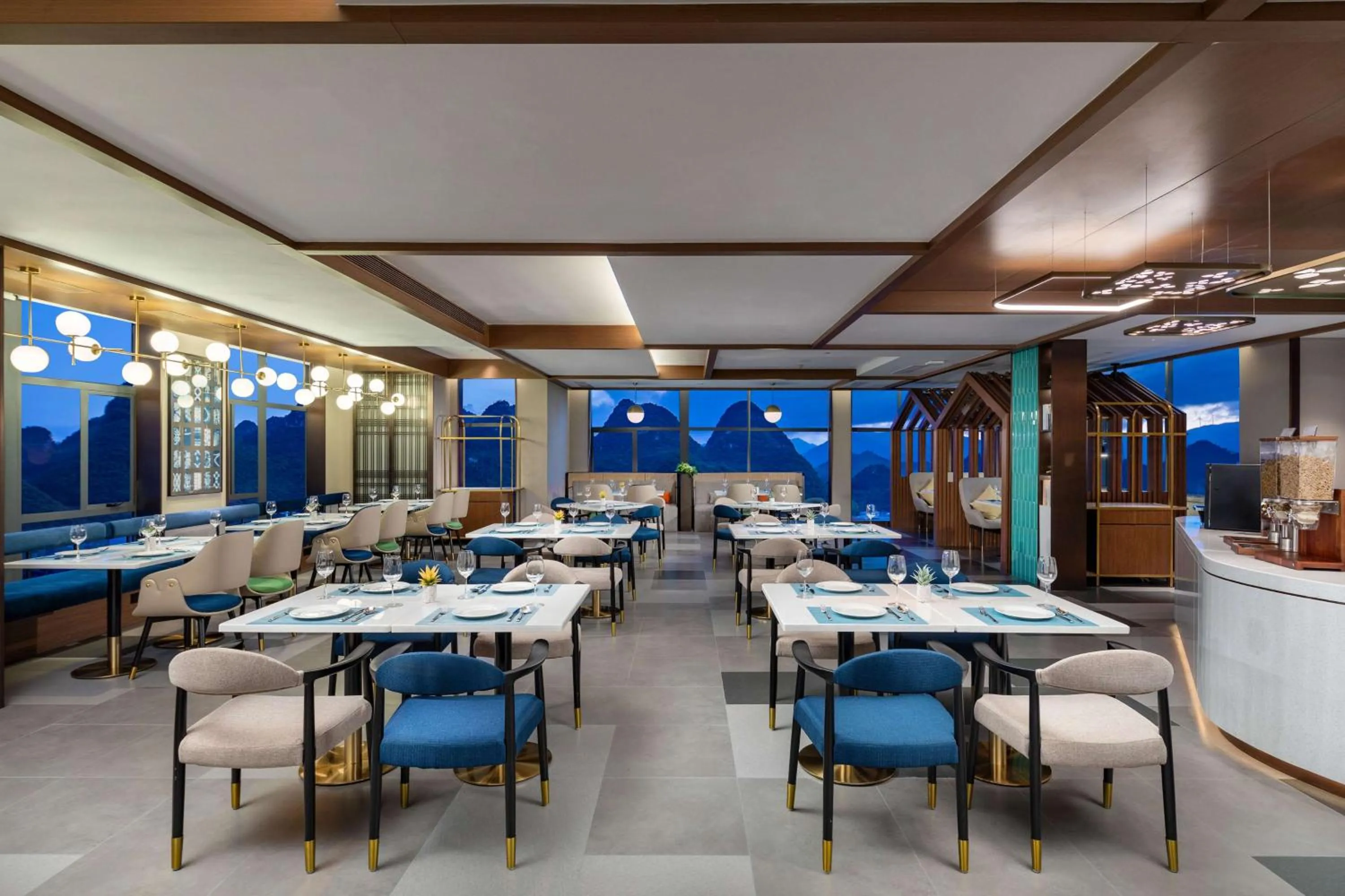 Restaurant/places to eat in Hilton Garden Inn Xingyi Wanfenglin