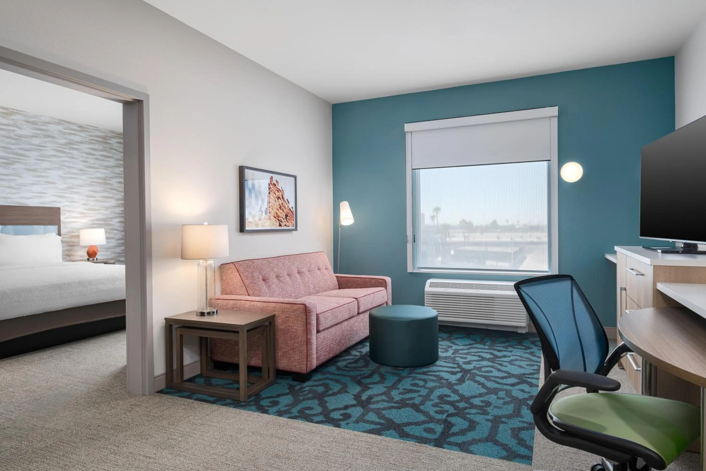 TV and multimedia, Bed in Home2 Suites By Hilton Phoenix Midtown